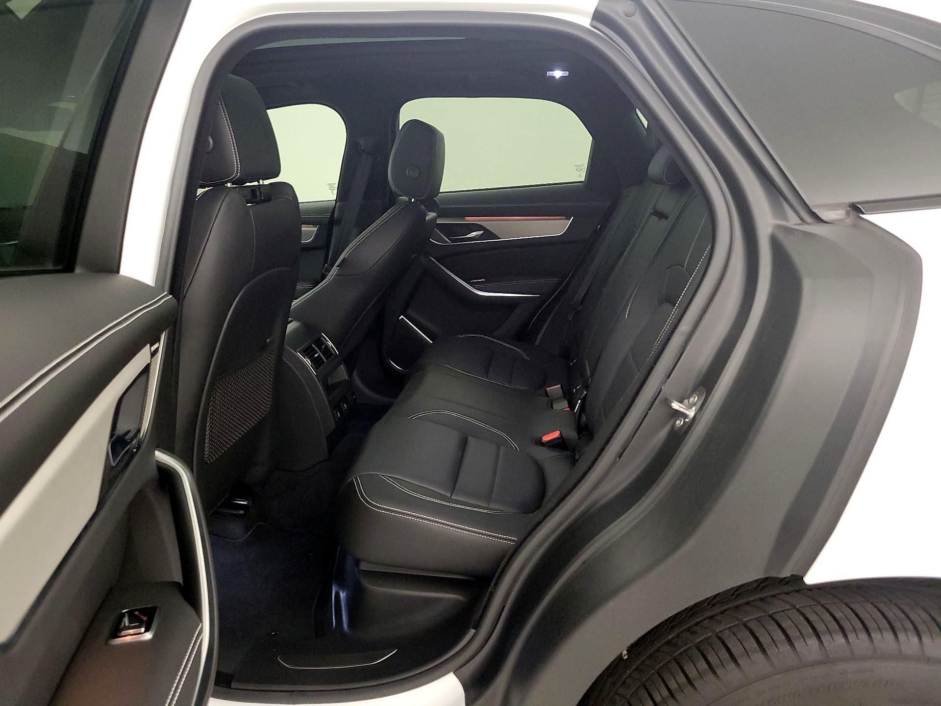 Thumbnail: 2025 Jaguar F-Pace - 20