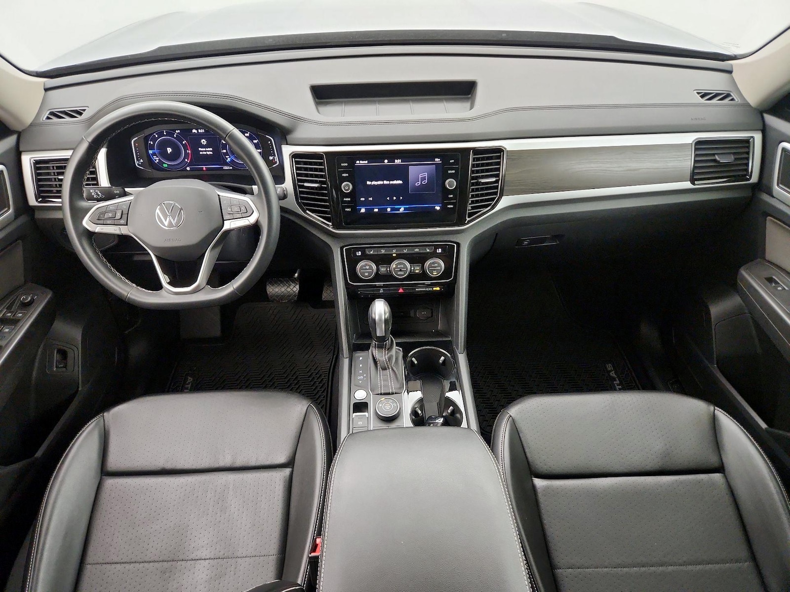 2022 Volkswagen Atlas SE w/Tech - Photo 10