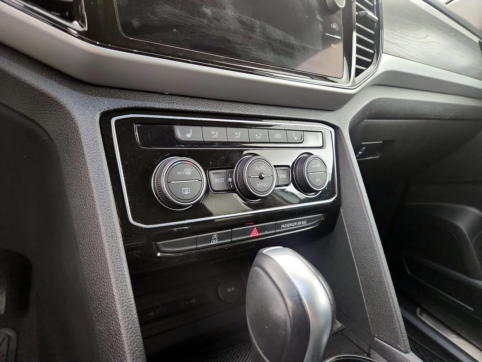 2022 Volkswagen Atlas SE w/Tech - Photo 15