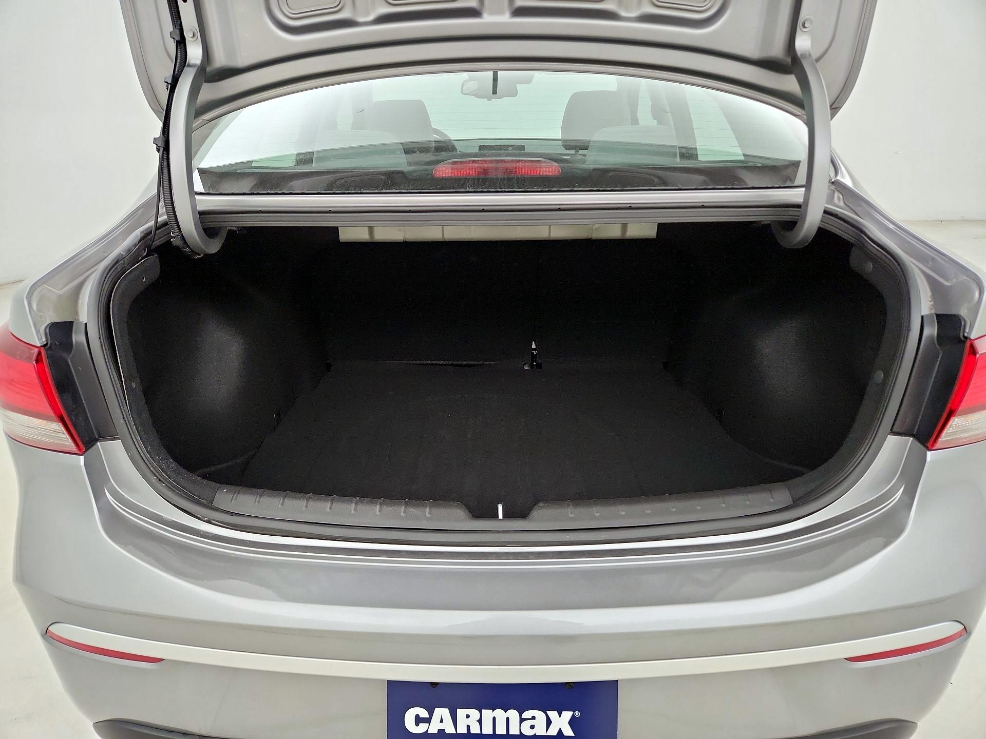 Thumbnail: 2023 Kia Rio - 16