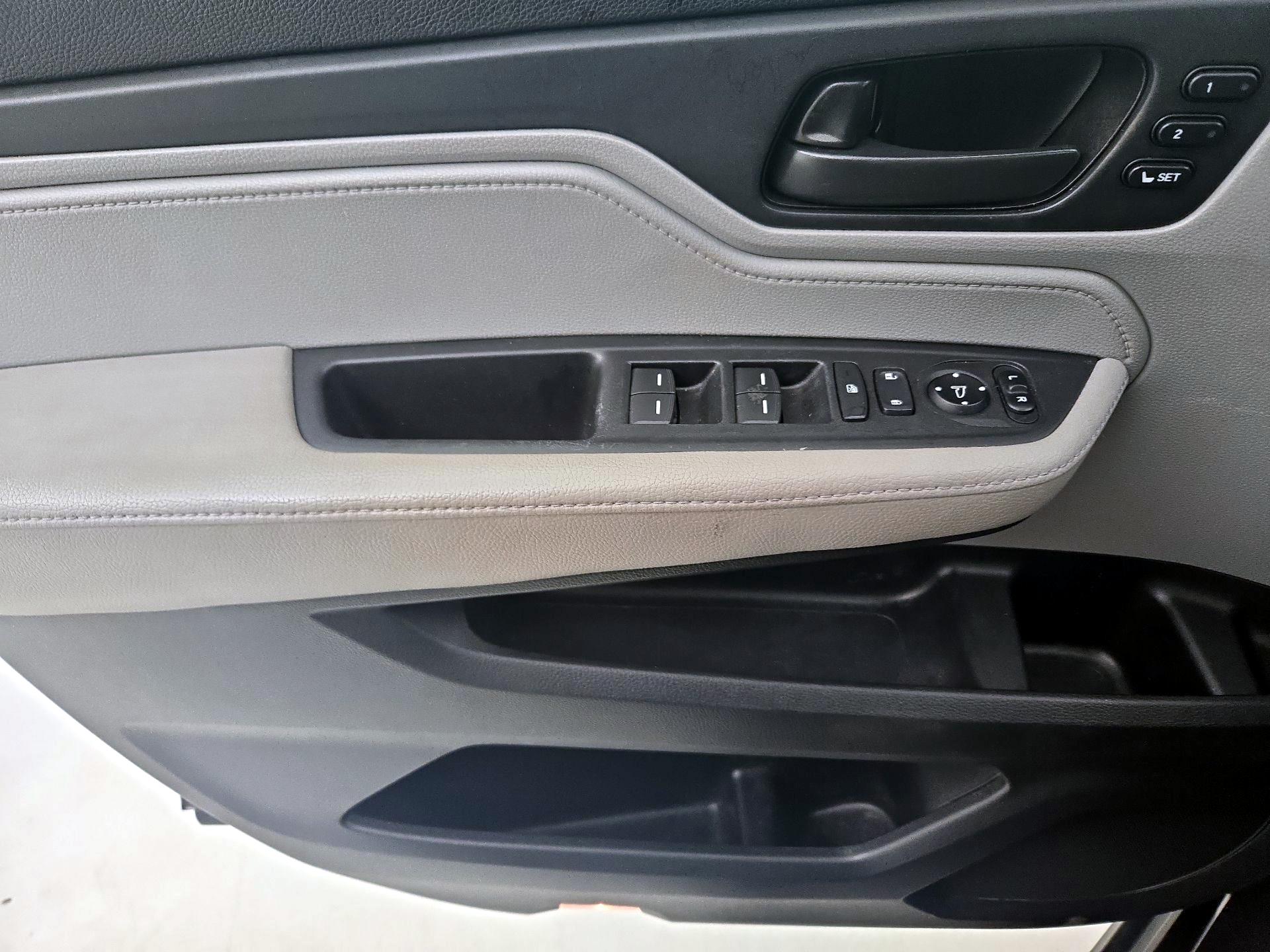 Thumbnail: 2019 Honda Odyssey - 12