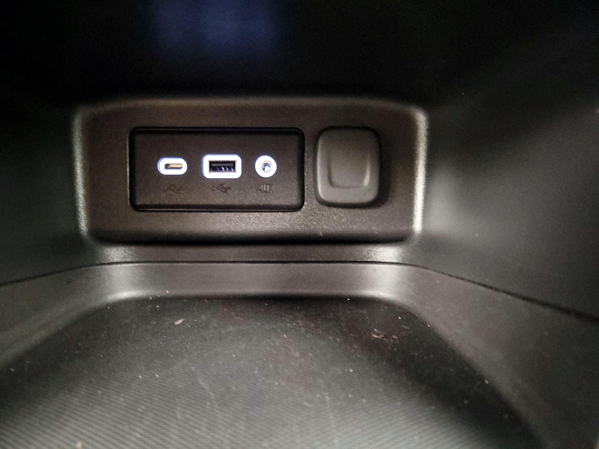 Thumbnail: 2023 Chevrolet Equinox - 18