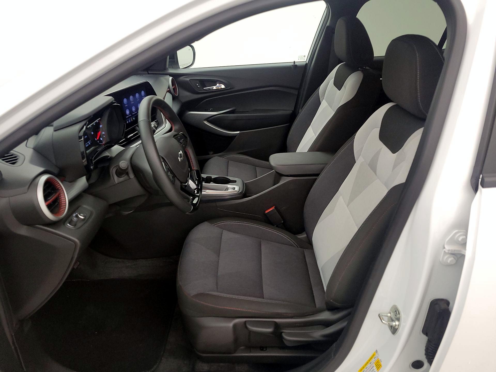 Thumbnail: 2025 Chevrolet Trax - 11