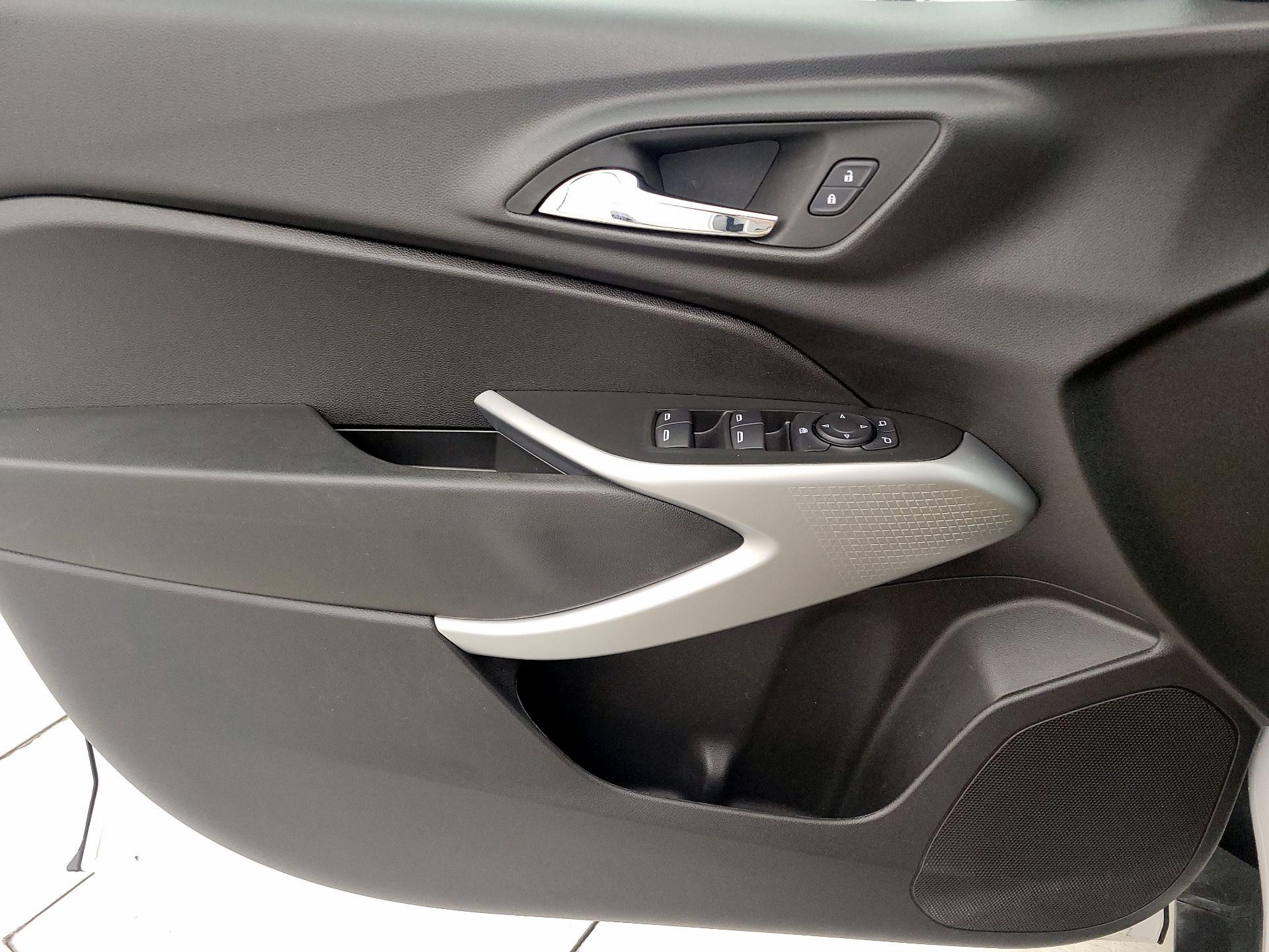 Thumbnail: 2025 Chevrolet Trax - 12