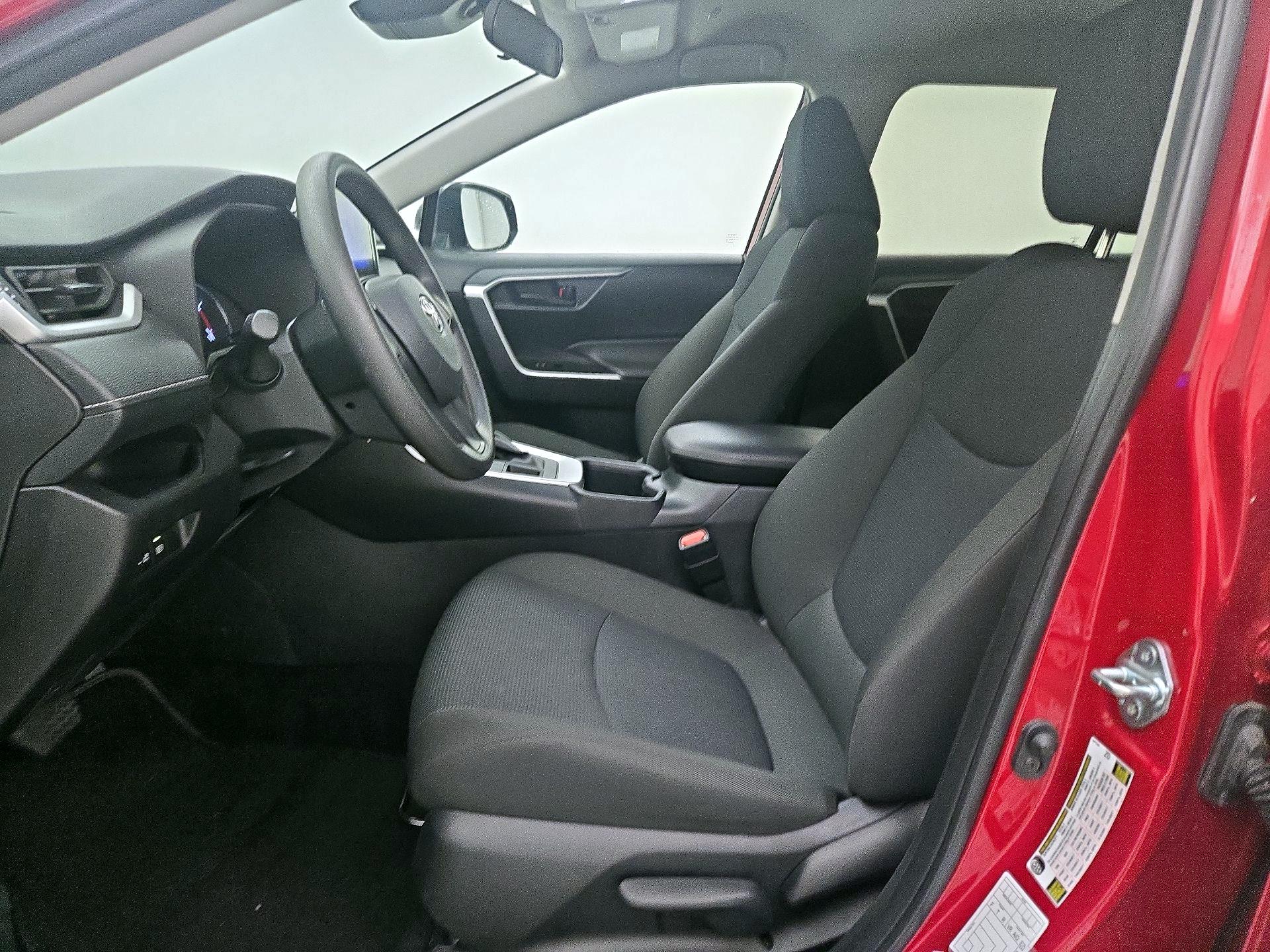 Thumbnail: 2025 Toyota RAV4 - 11