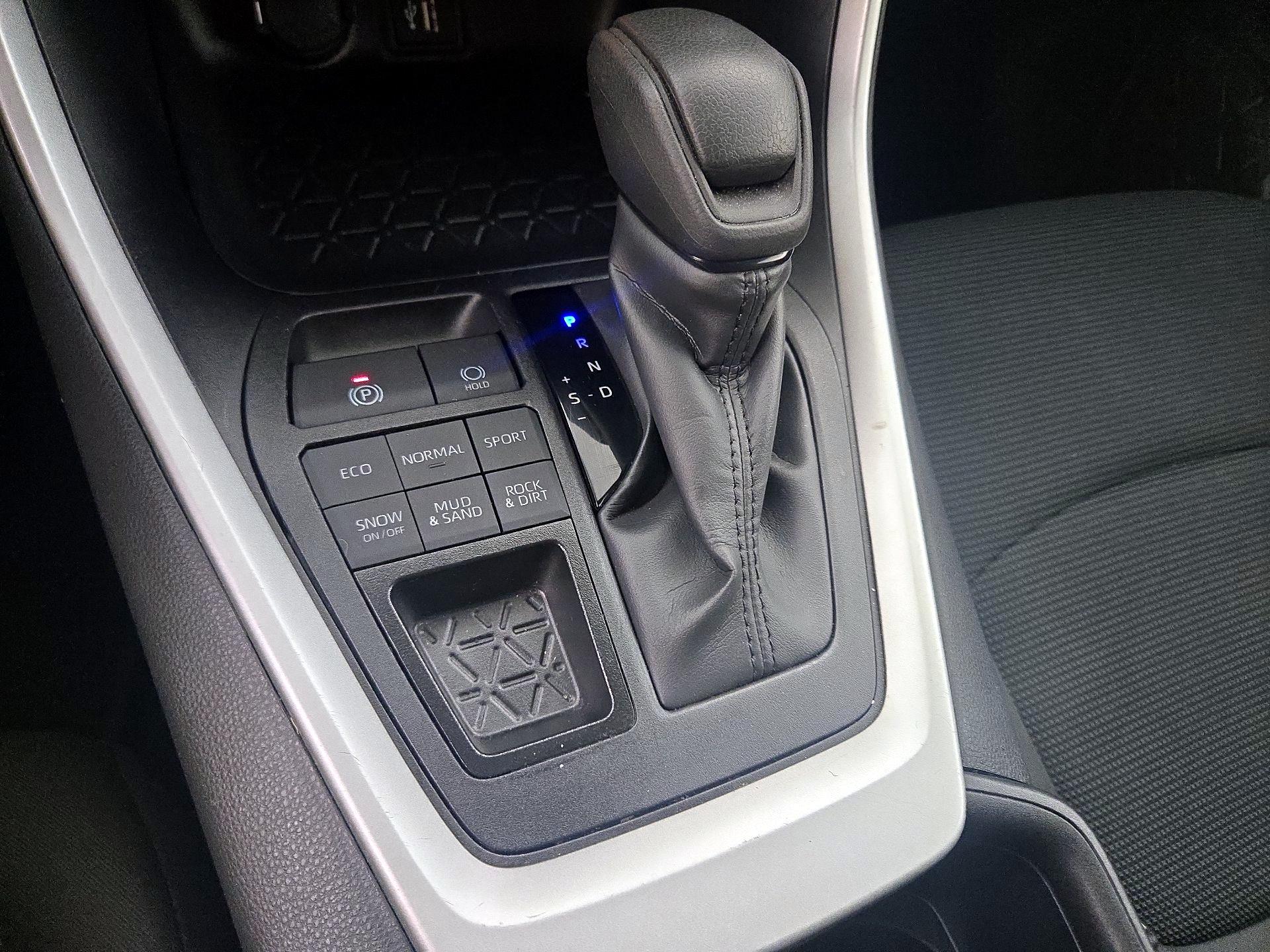 Thumbnail: 2025 Toyota RAV4 - 17