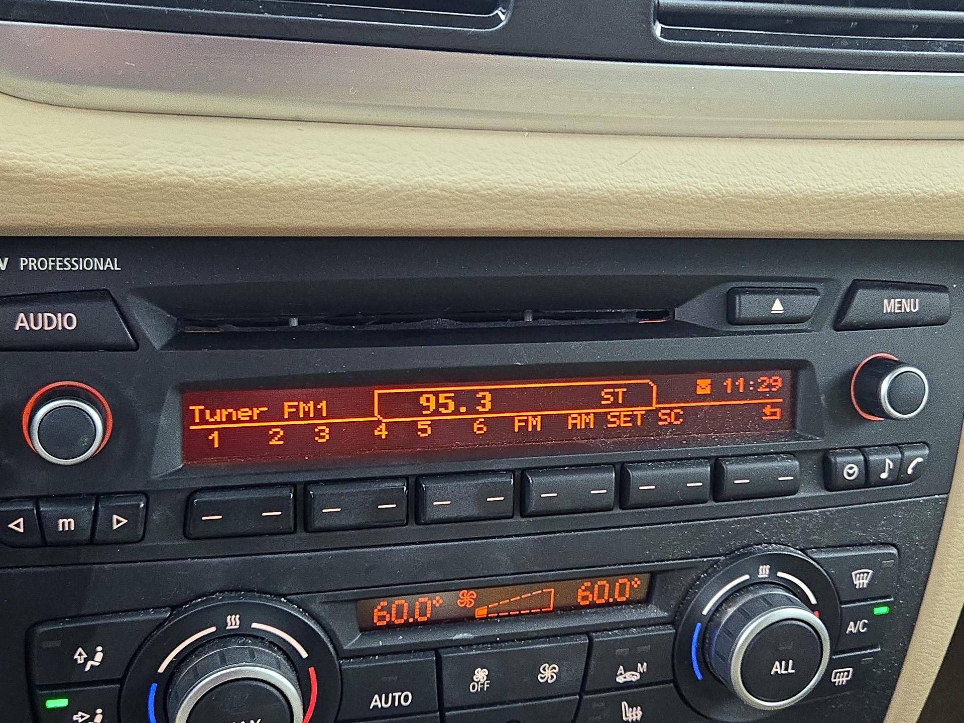 Thumbnail: 2015 BMW X1 - 14