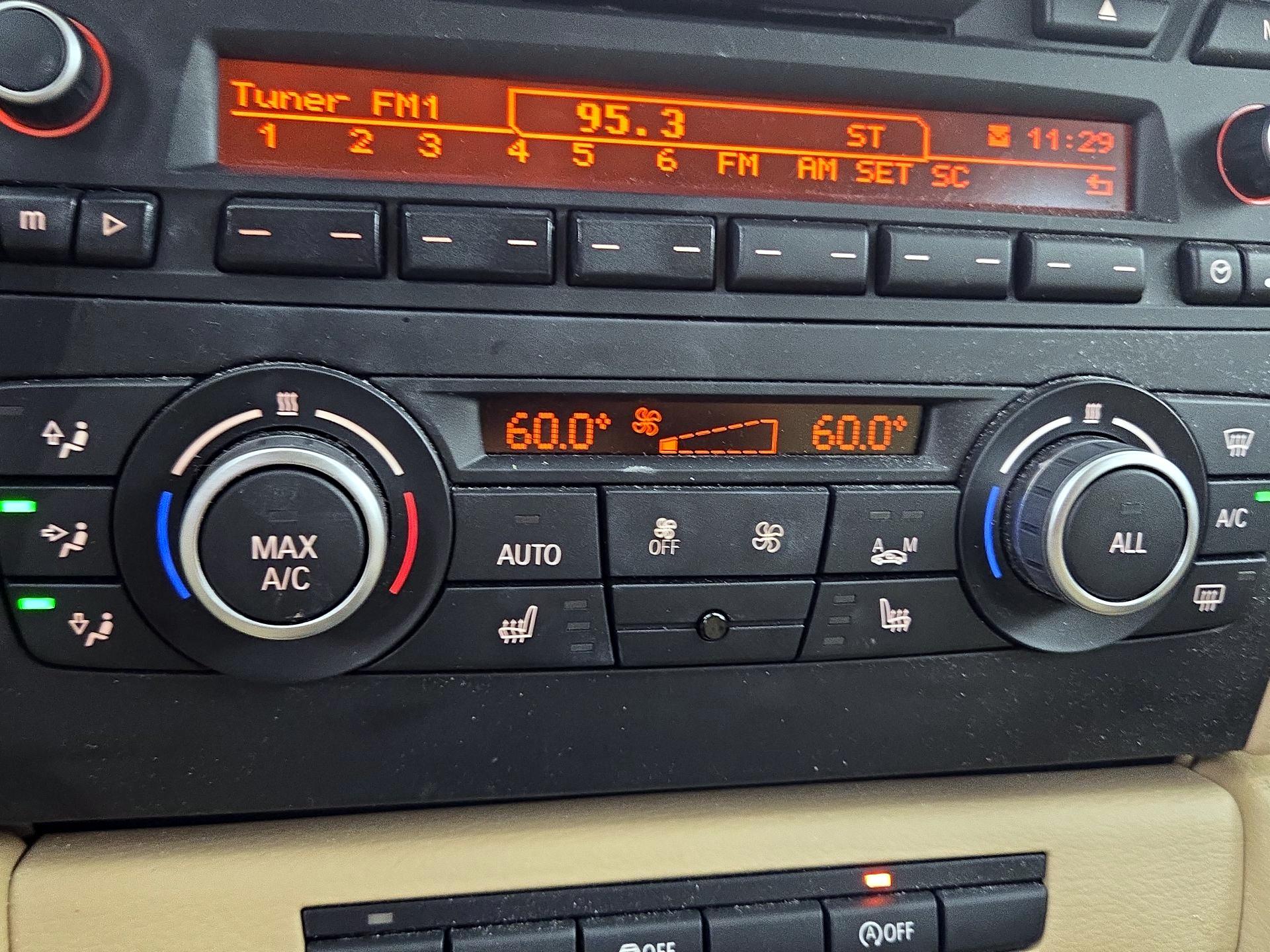 Thumbnail: 2015 BMW X1 - 15