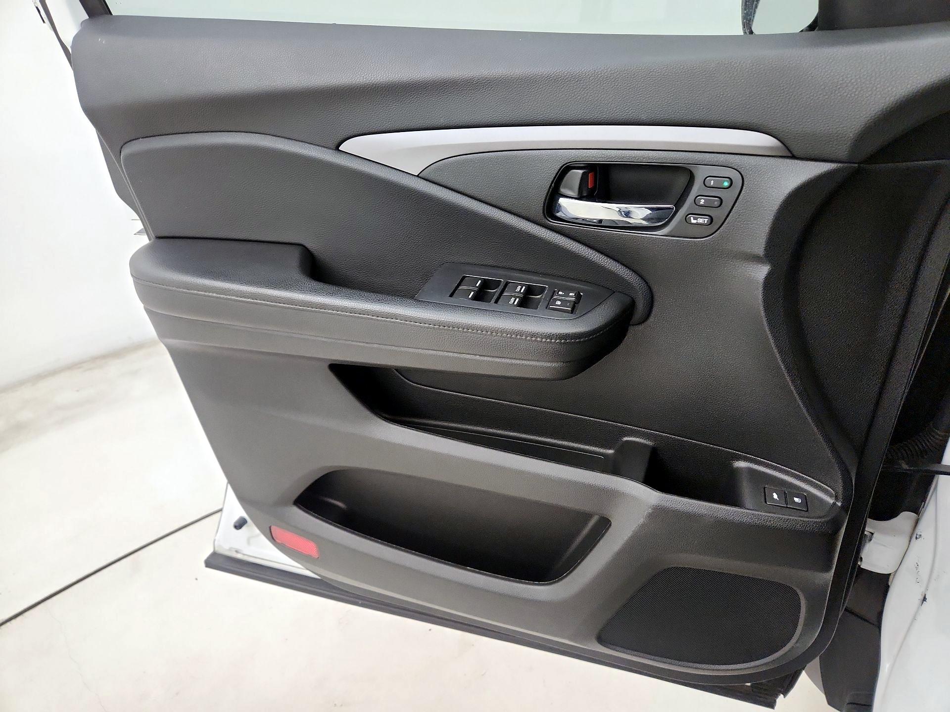 Thumbnail: 2021 Honda Pilot - 12