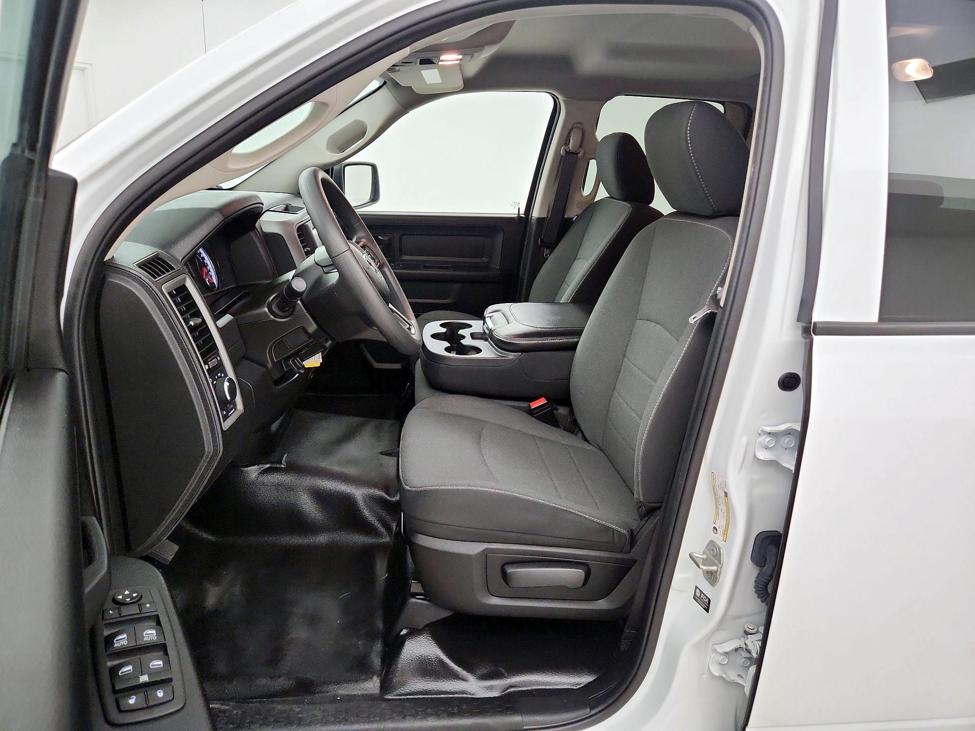 Thumbnail: 2023 RAM 1500 Classic - 9