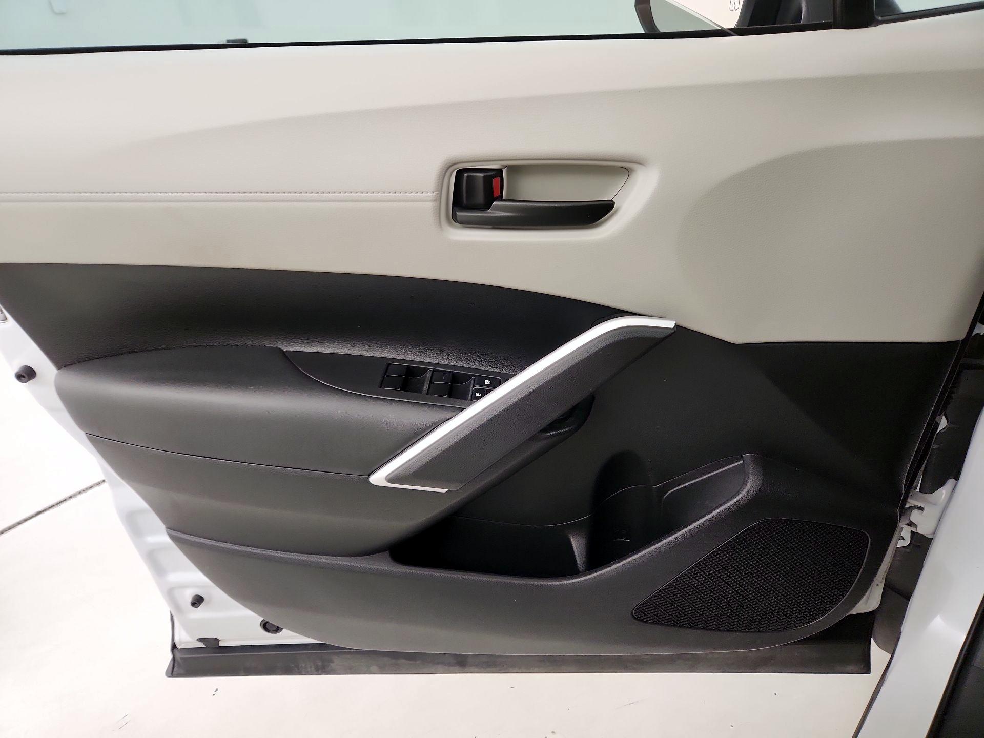 Thumbnail: 2022 Toyota Corolla Cross - 12