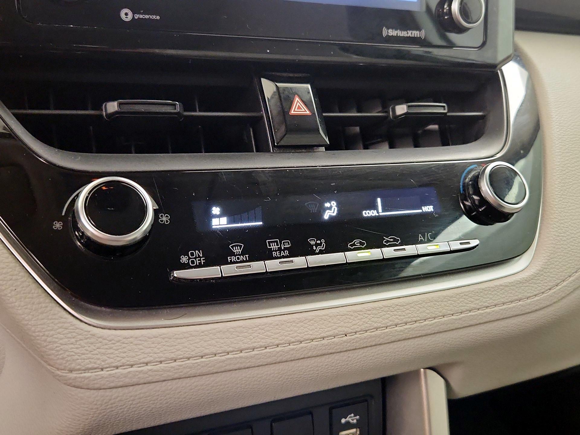 Thumbnail: 2022 Toyota Corolla Cross - 16