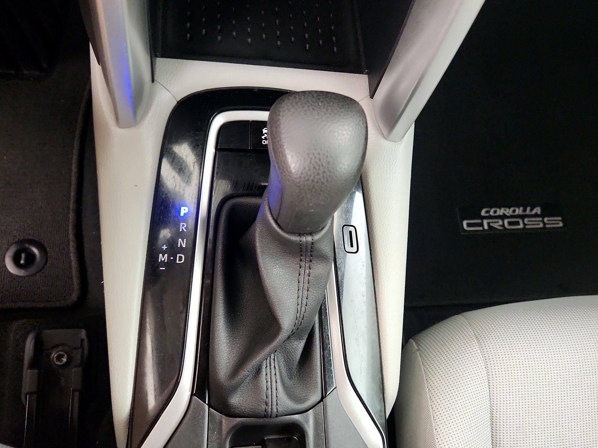 Thumbnail: 2022 Toyota Corolla Cross - 17