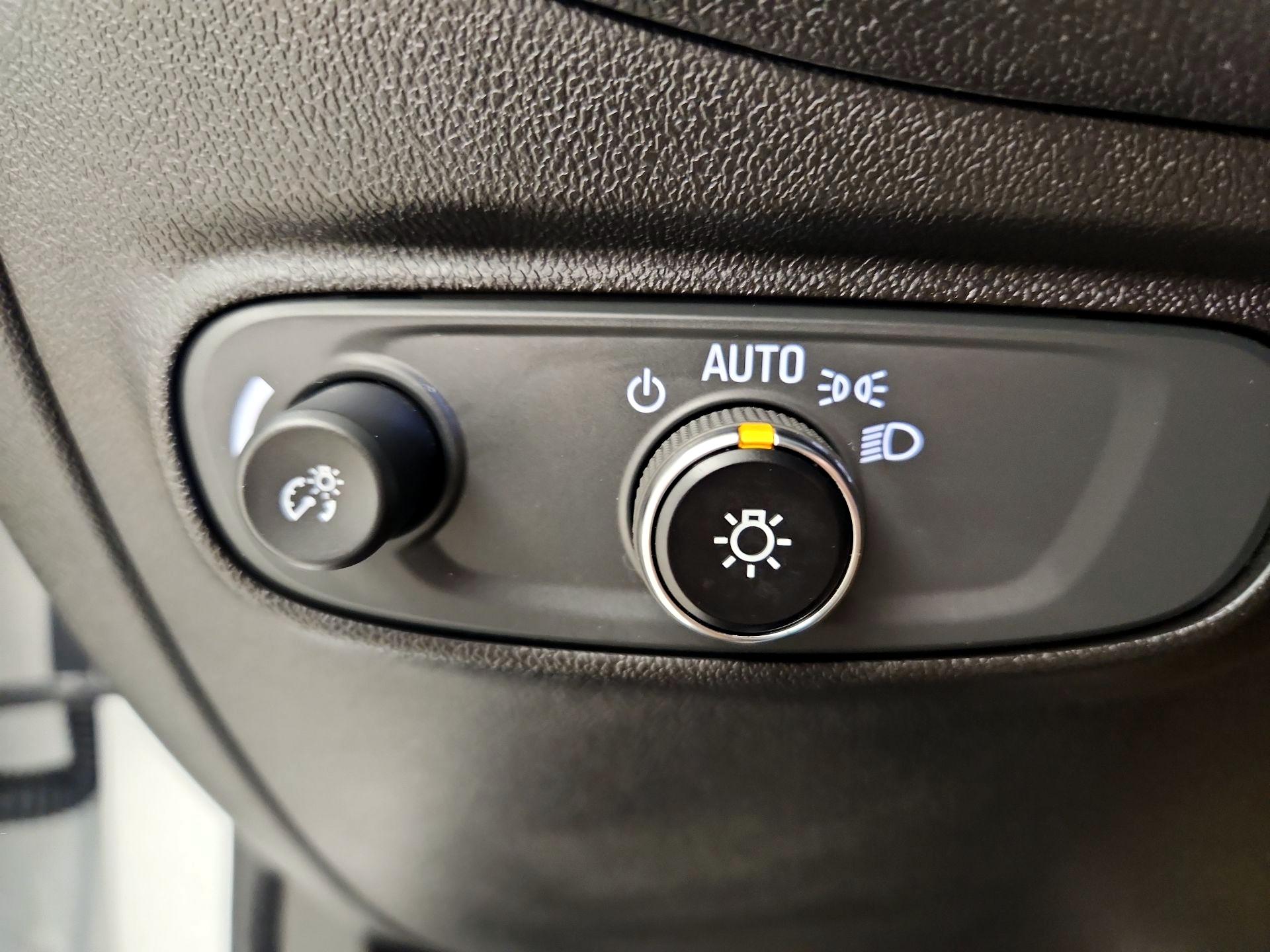 Thumbnail: 2022 Chevrolet Equinox - 13