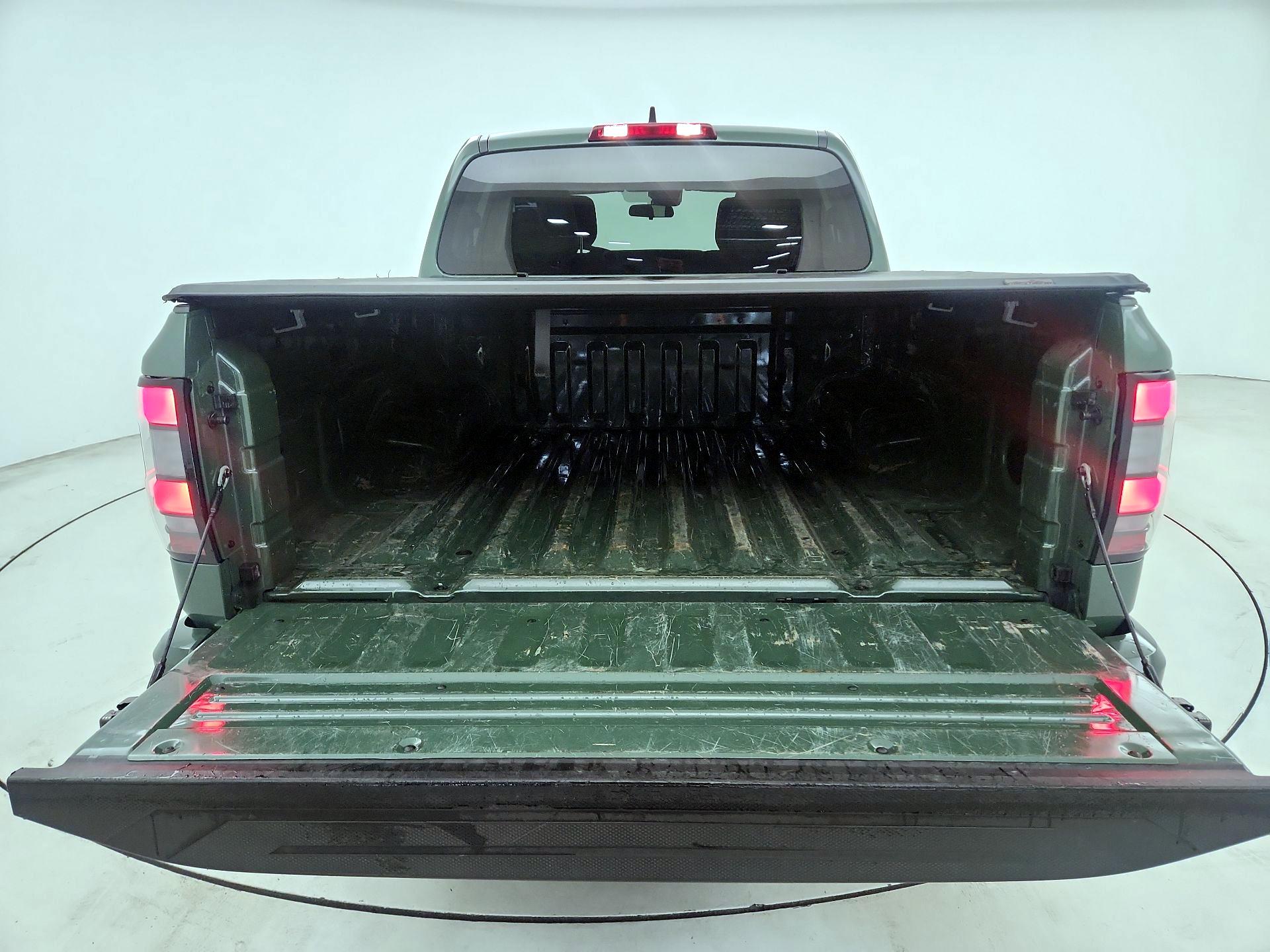 Thumbnail: 2022 Nissan Frontier - 16