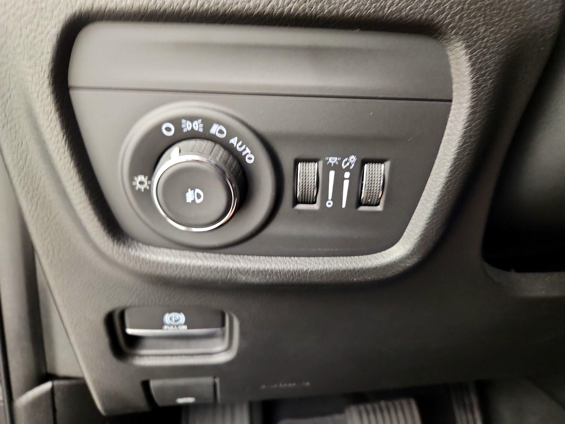 Thumbnail: 2022 Jeep Grand Cherokee - 13