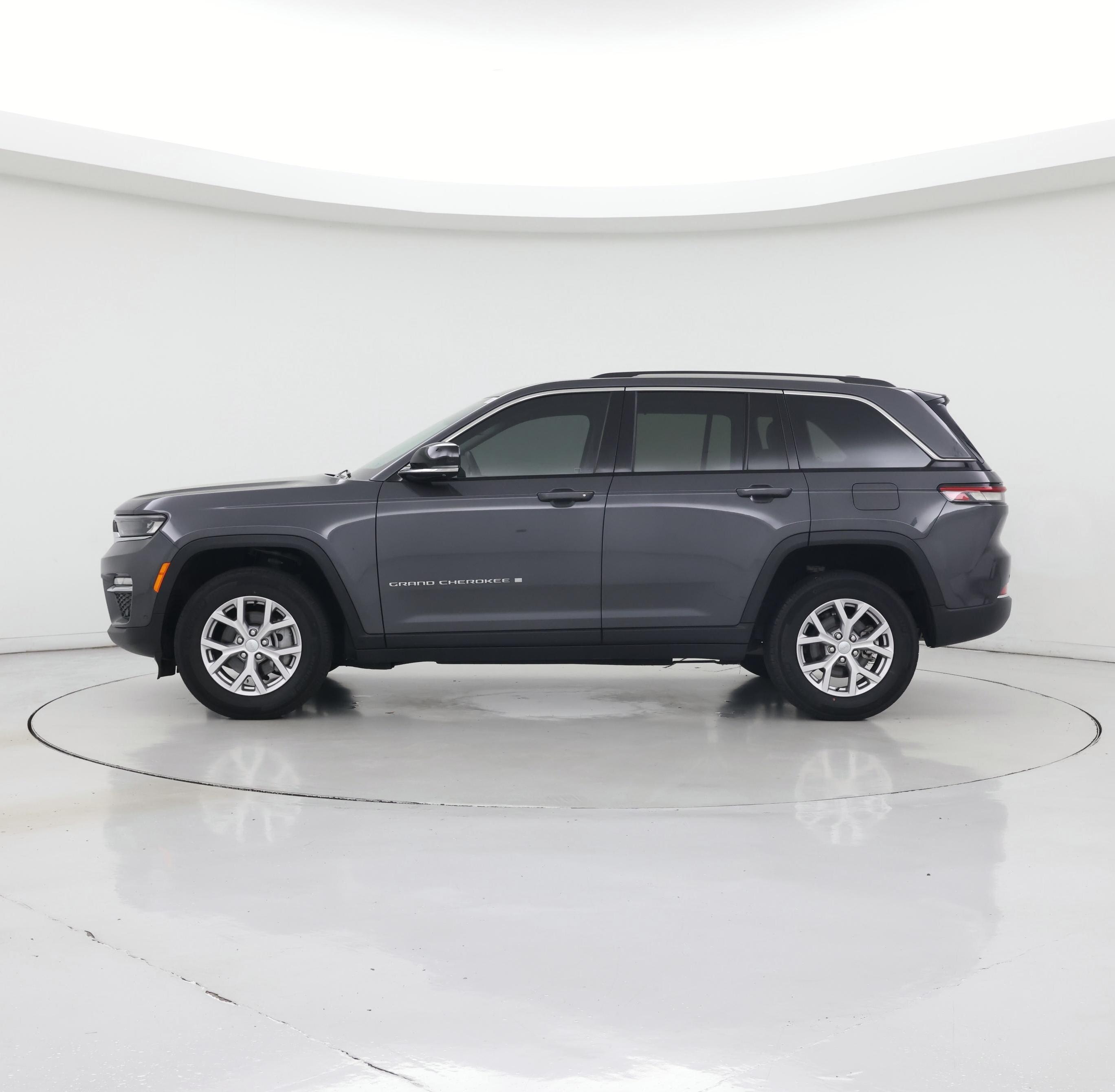 Thumbnail: 2022 Jeep Grand Cherokee - 3