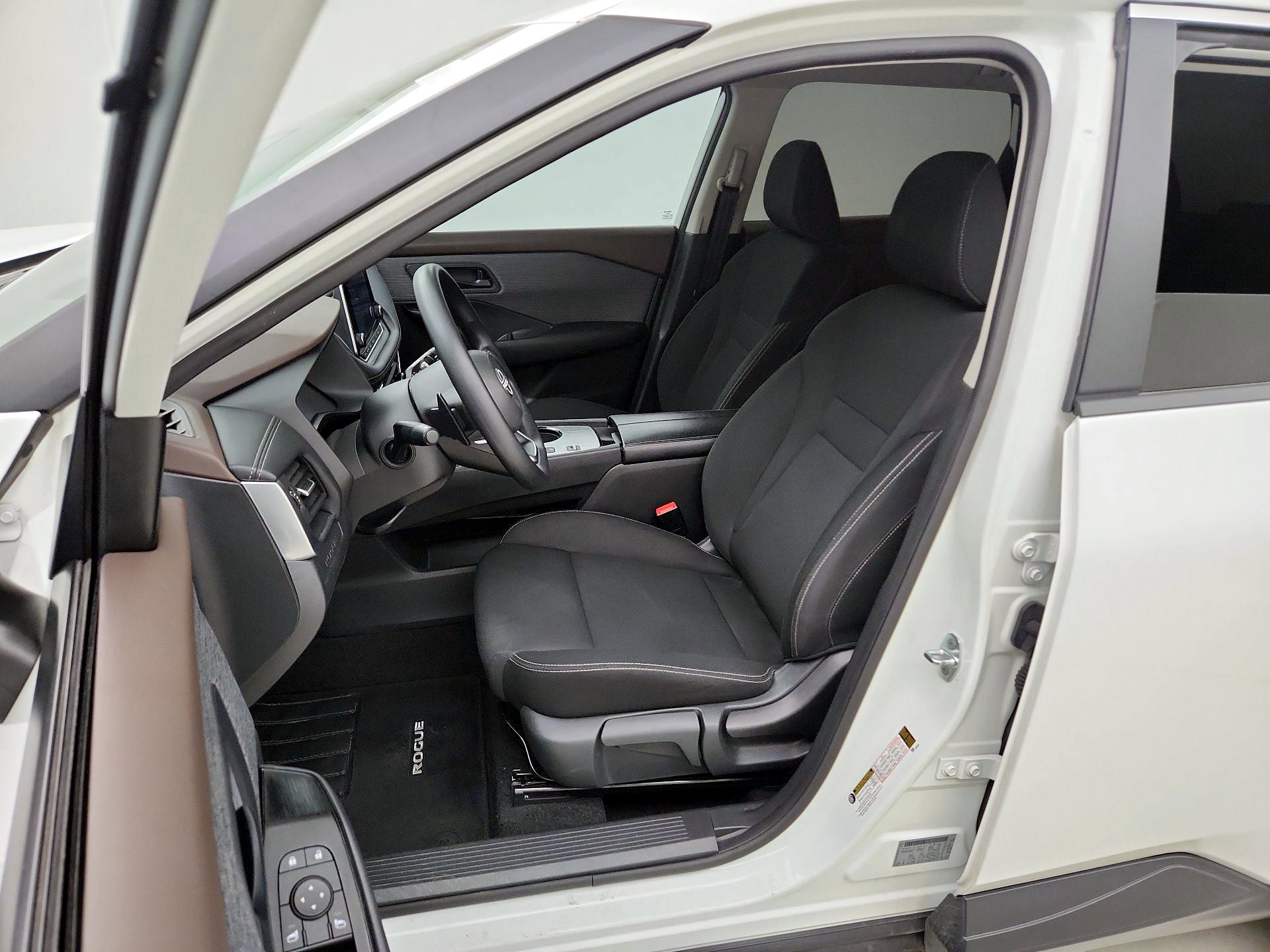 Thumbnail: 2023 Nissan Rogue - 11