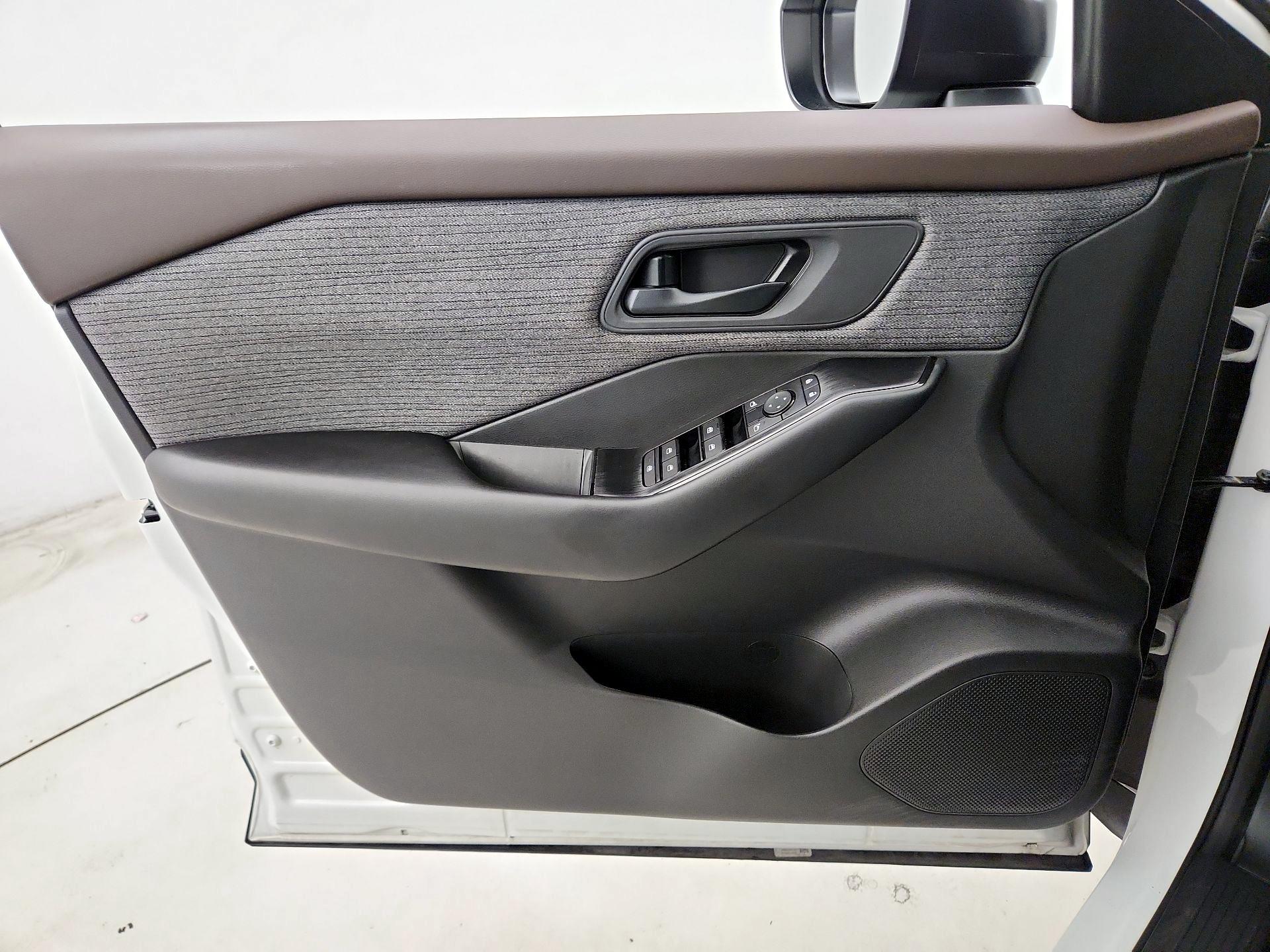 Thumbnail: 2023 Nissan Rogue - 12