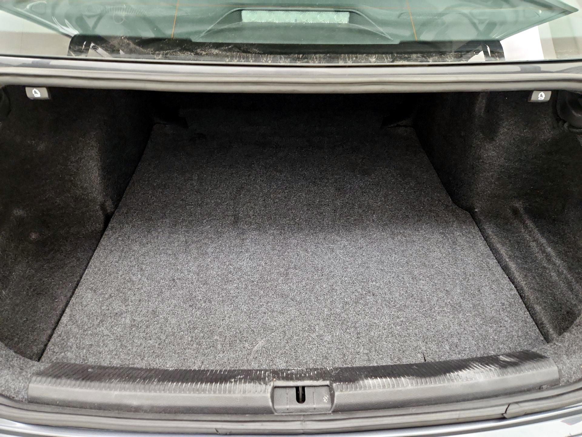 Thumbnail: 2021 Volkswagen Passat - 20