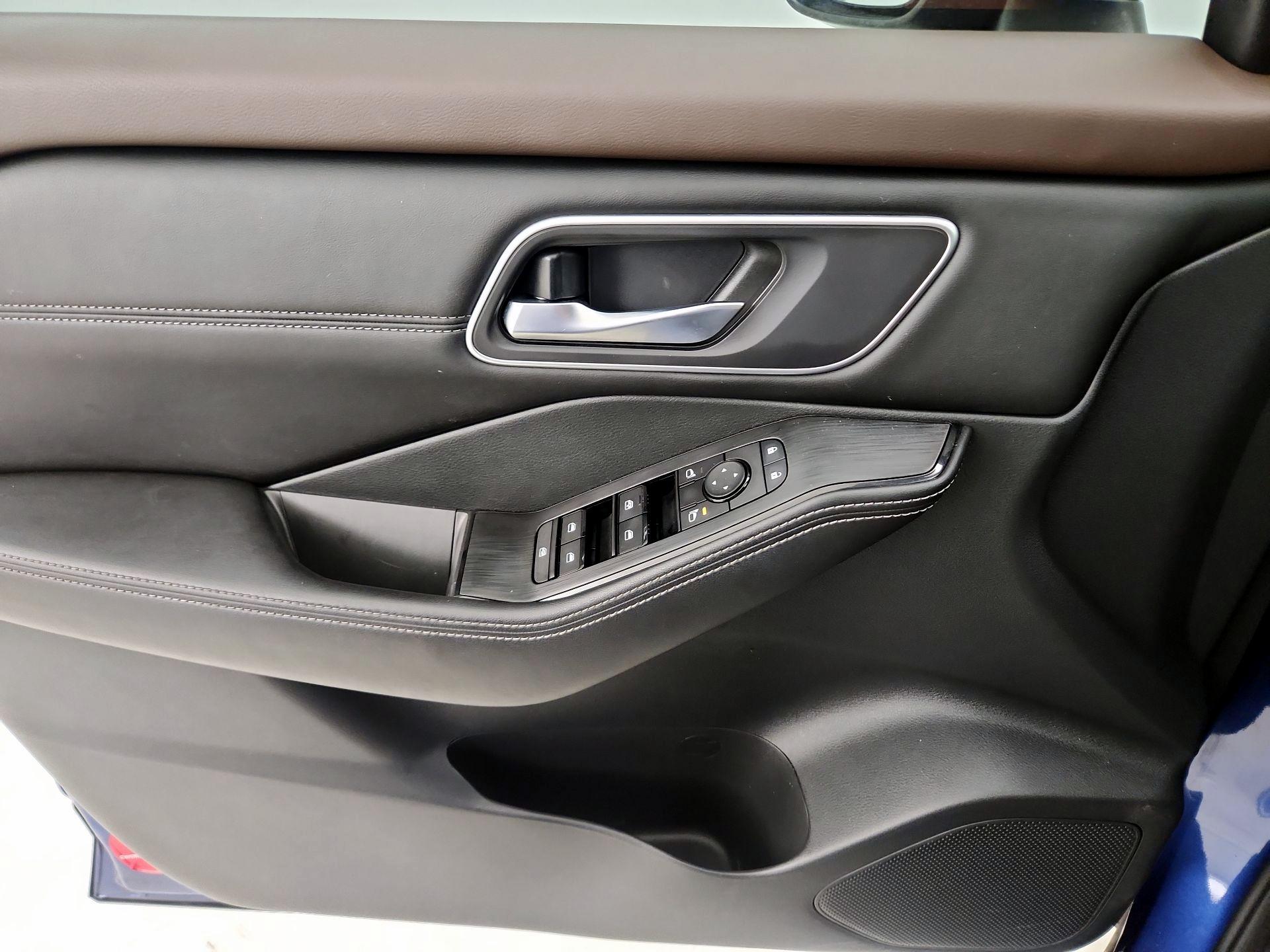 Thumbnail: 2021 Nissan Rogue - 12