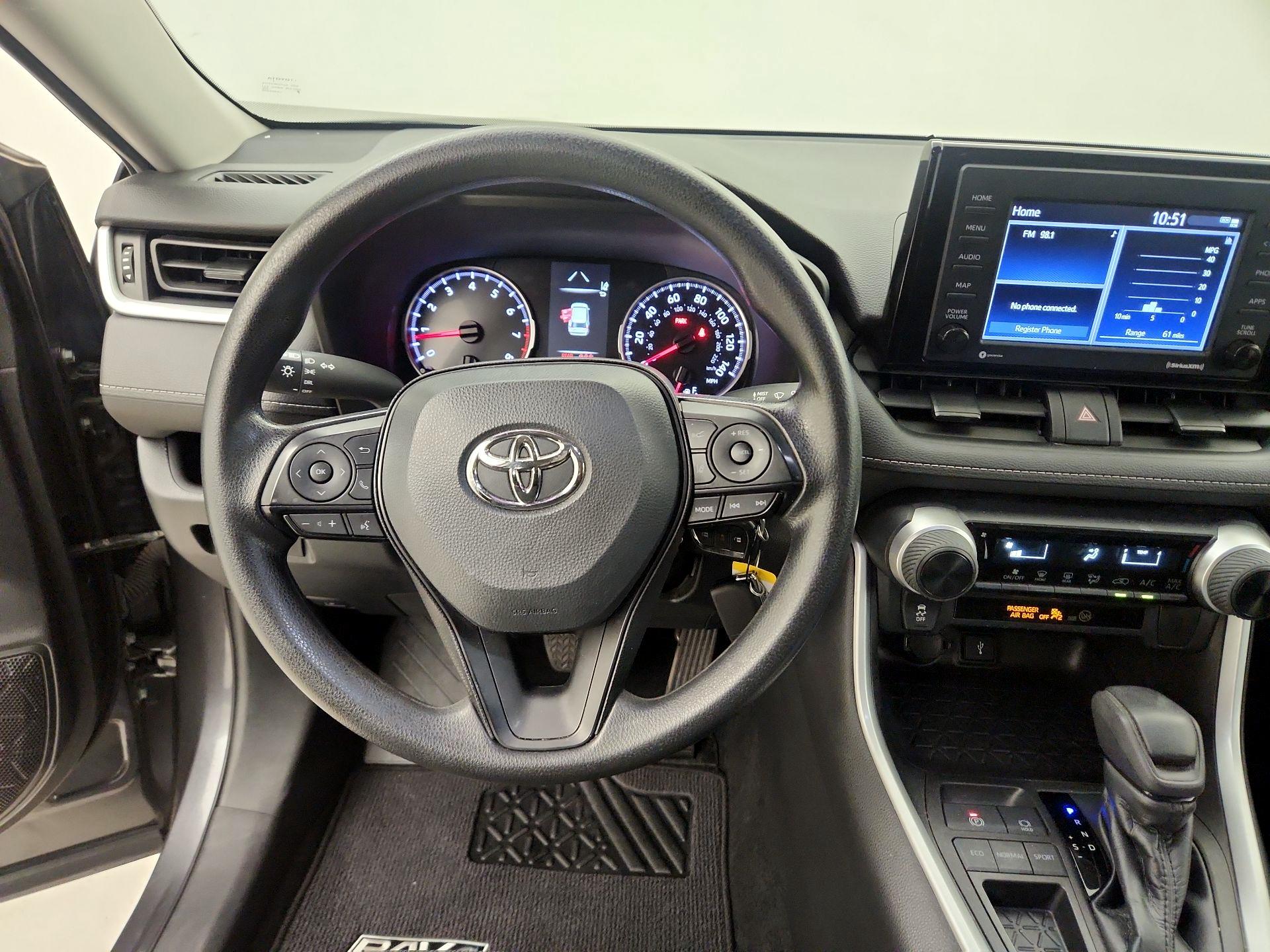 Thumbnail: 2022 Toyota RAV4 - 10