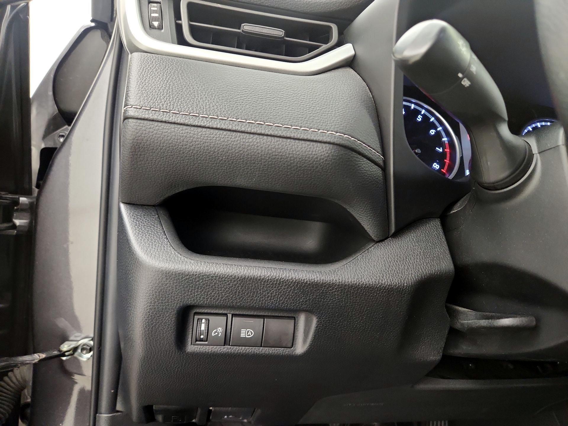 Thumbnail: 2022 Toyota RAV4 - 13