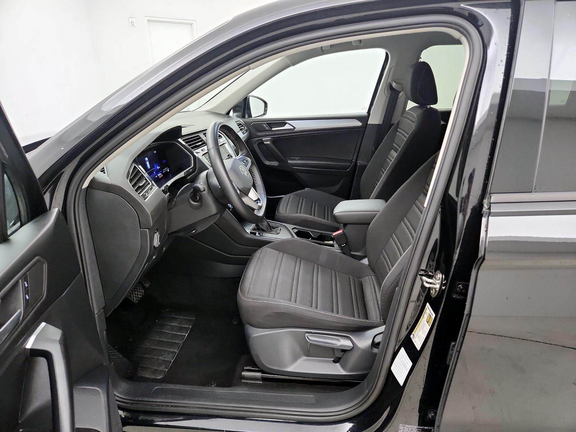 Thumbnail: 2024 Volkswagen Tiguan - 11