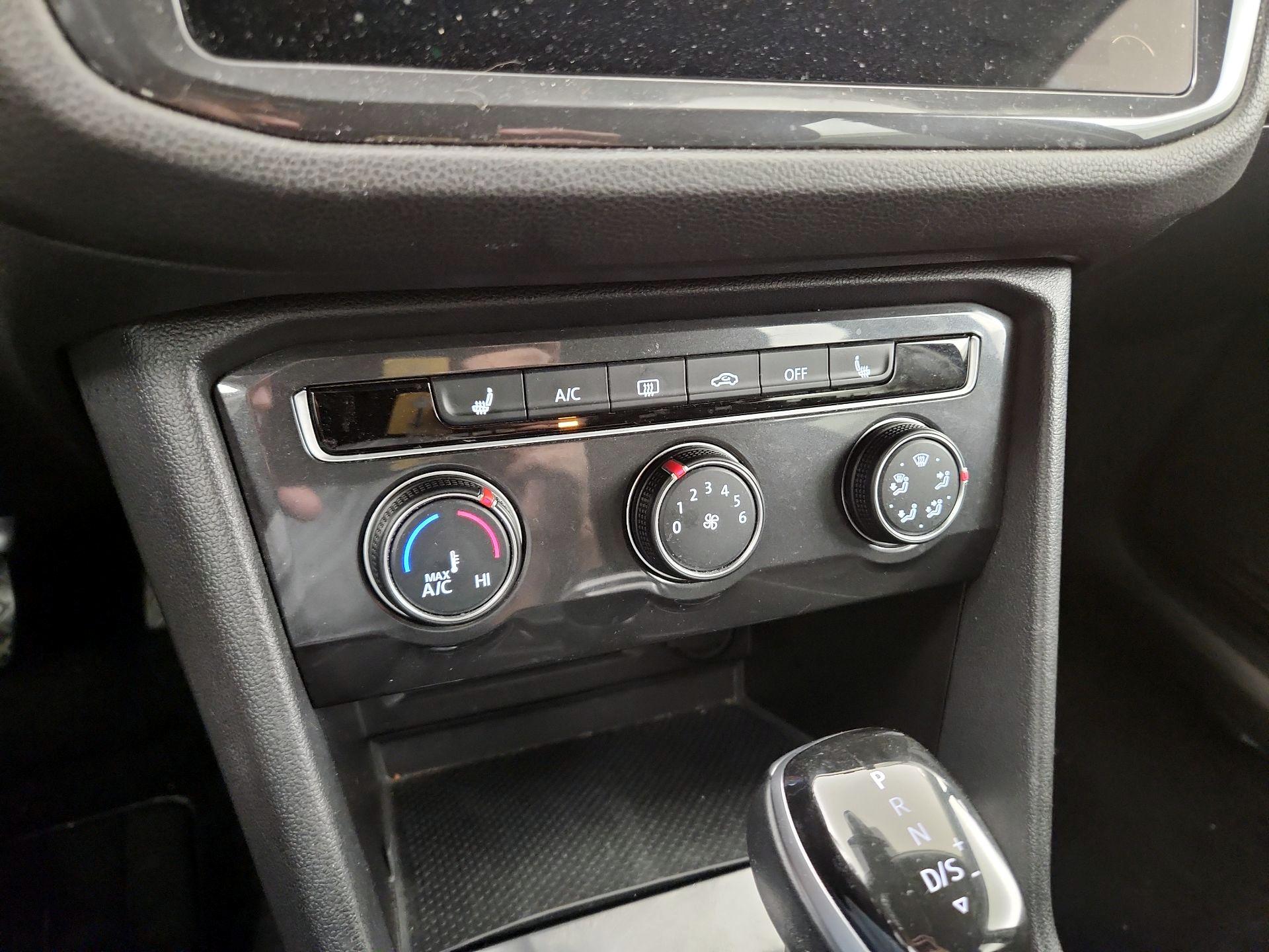 Thumbnail: 2024 Volkswagen Tiguan - 16