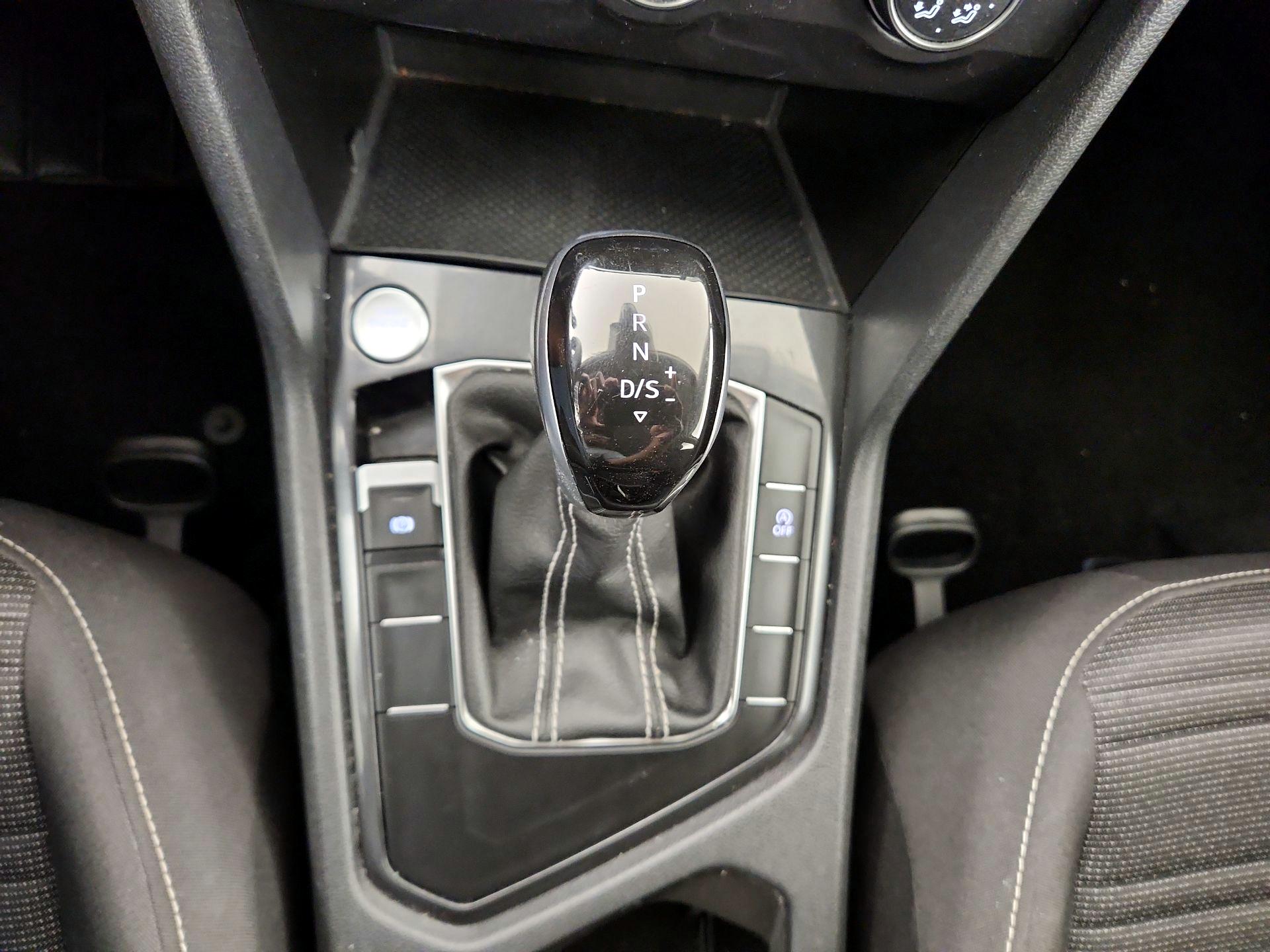 Thumbnail: 2024 Volkswagen Tiguan - 17