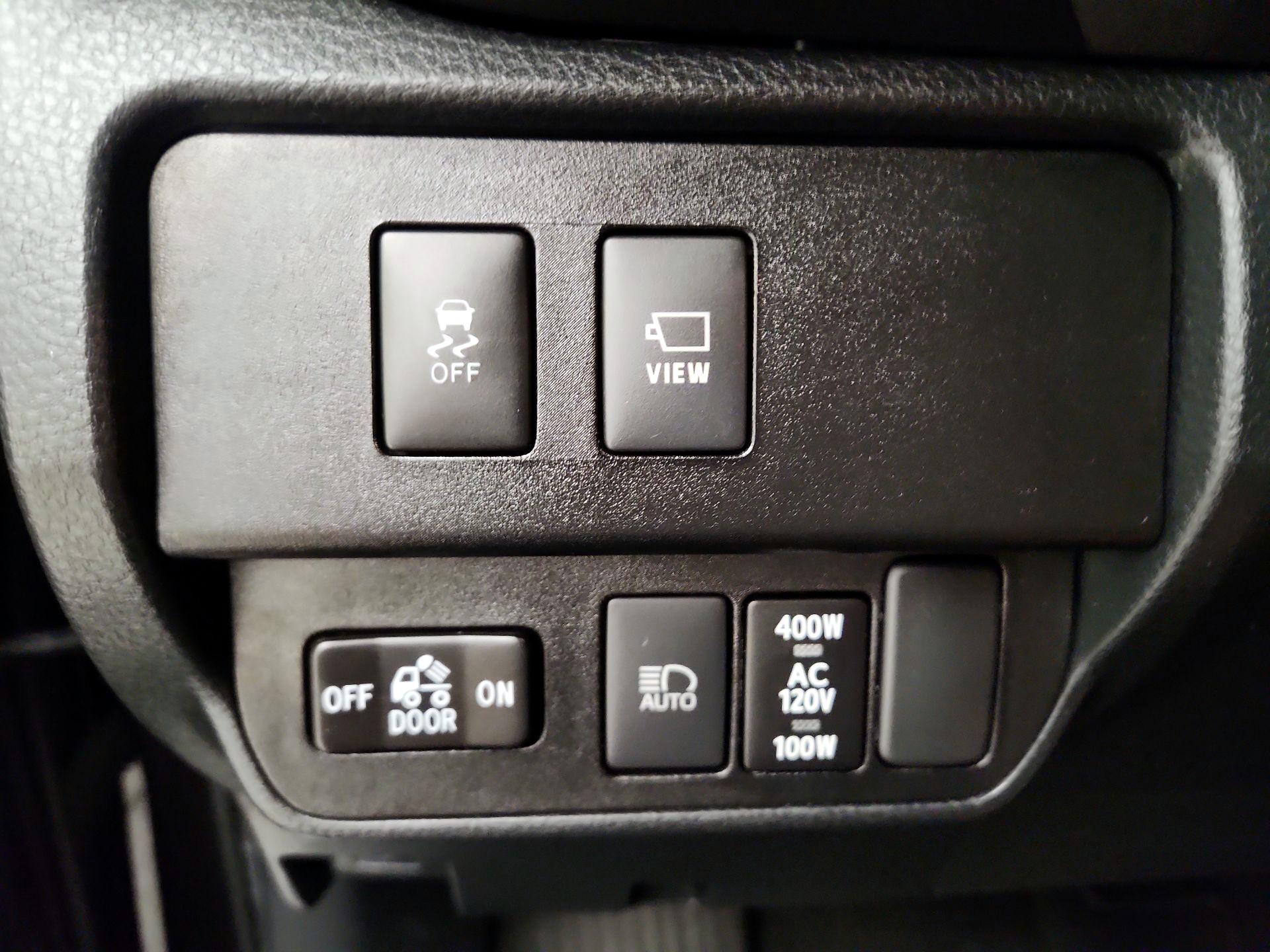 Thumbnail: 2022 Toyota Tacoma - 13