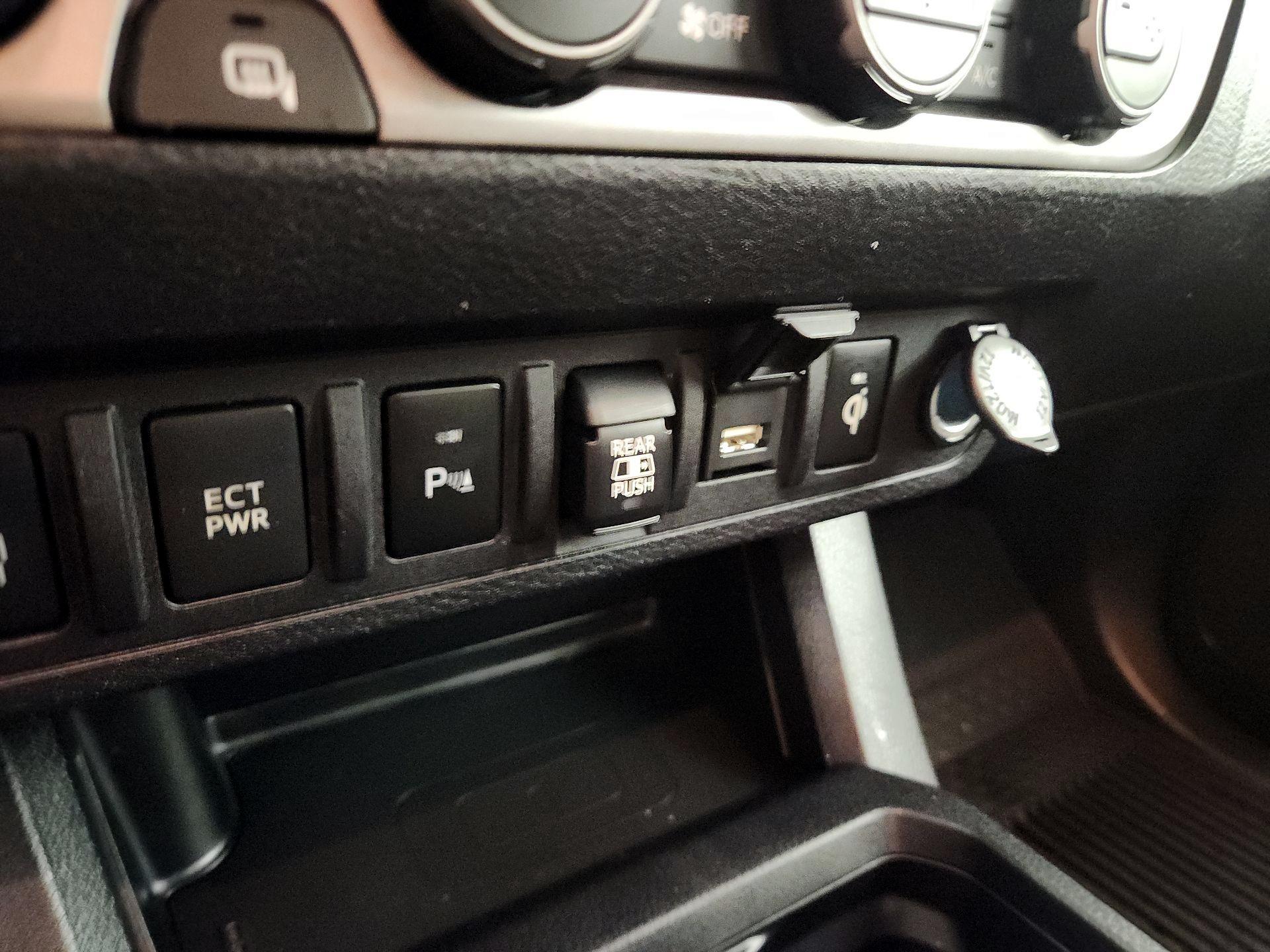 Thumbnail: 2022 Toyota Tacoma - 19