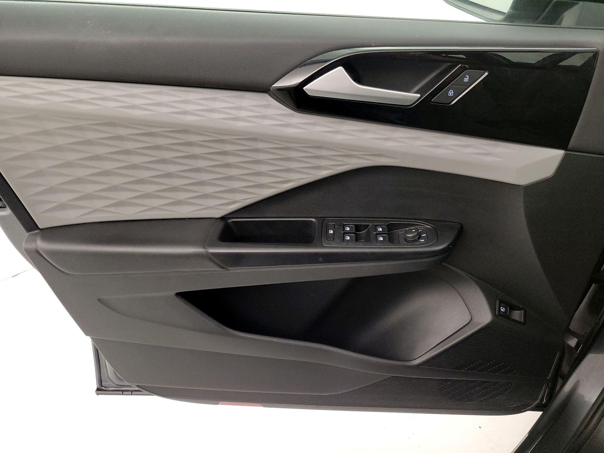 Thumbnail: 2022 Volkswagen Taos - 12