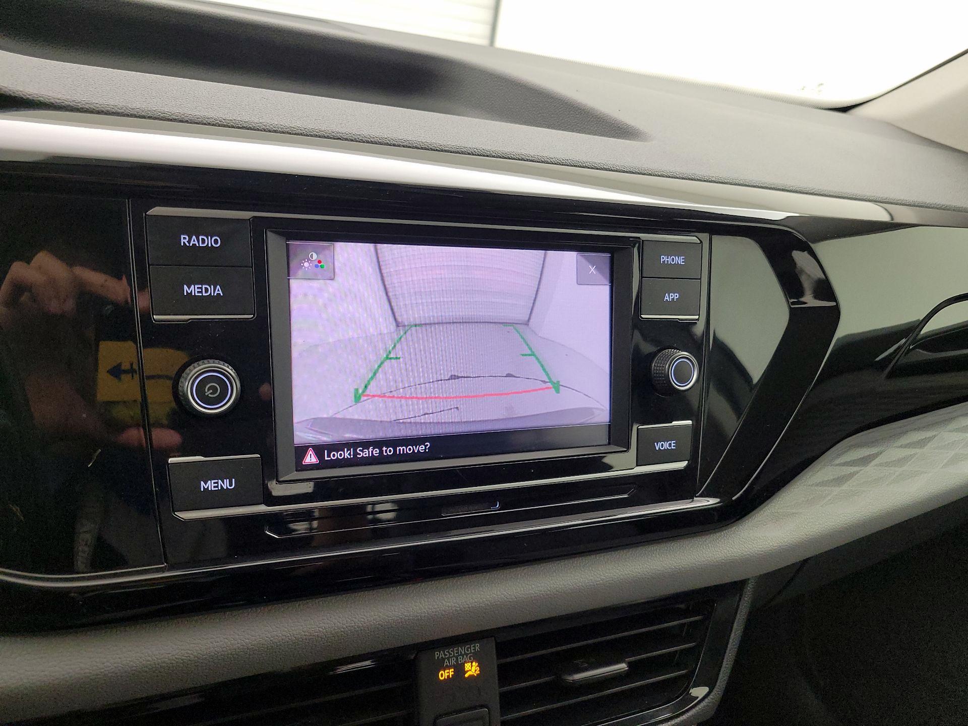 Thumbnail: 2022 Volkswagen Taos - 14