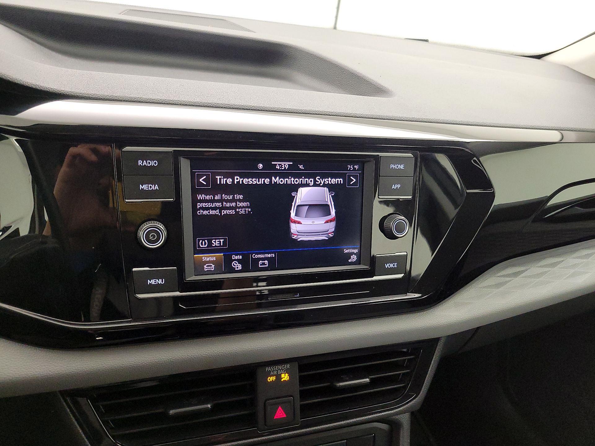 Thumbnail: 2022 Volkswagen Taos - 15