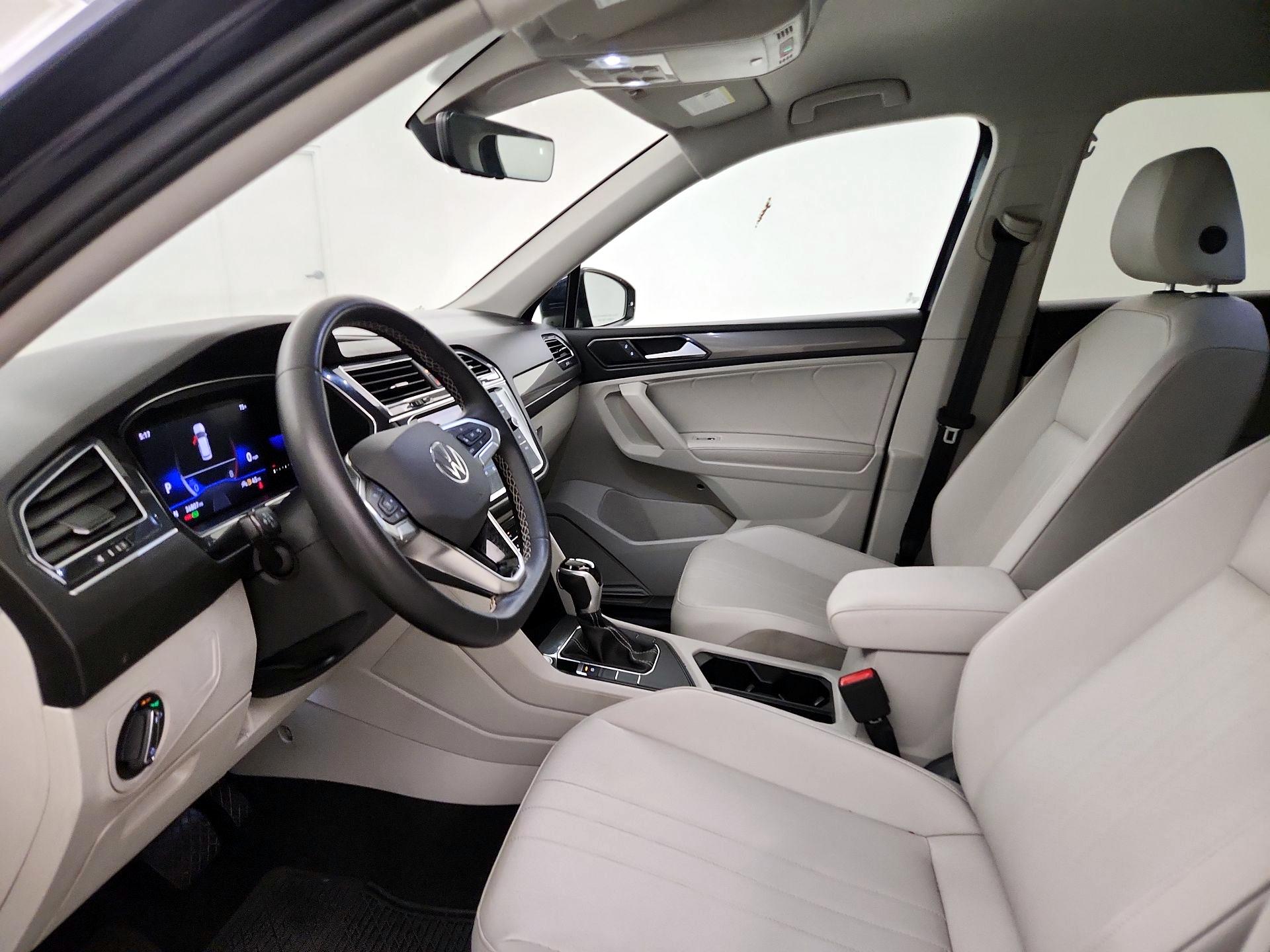 Thumbnail: 2022 Volkswagen Tiguan - 9