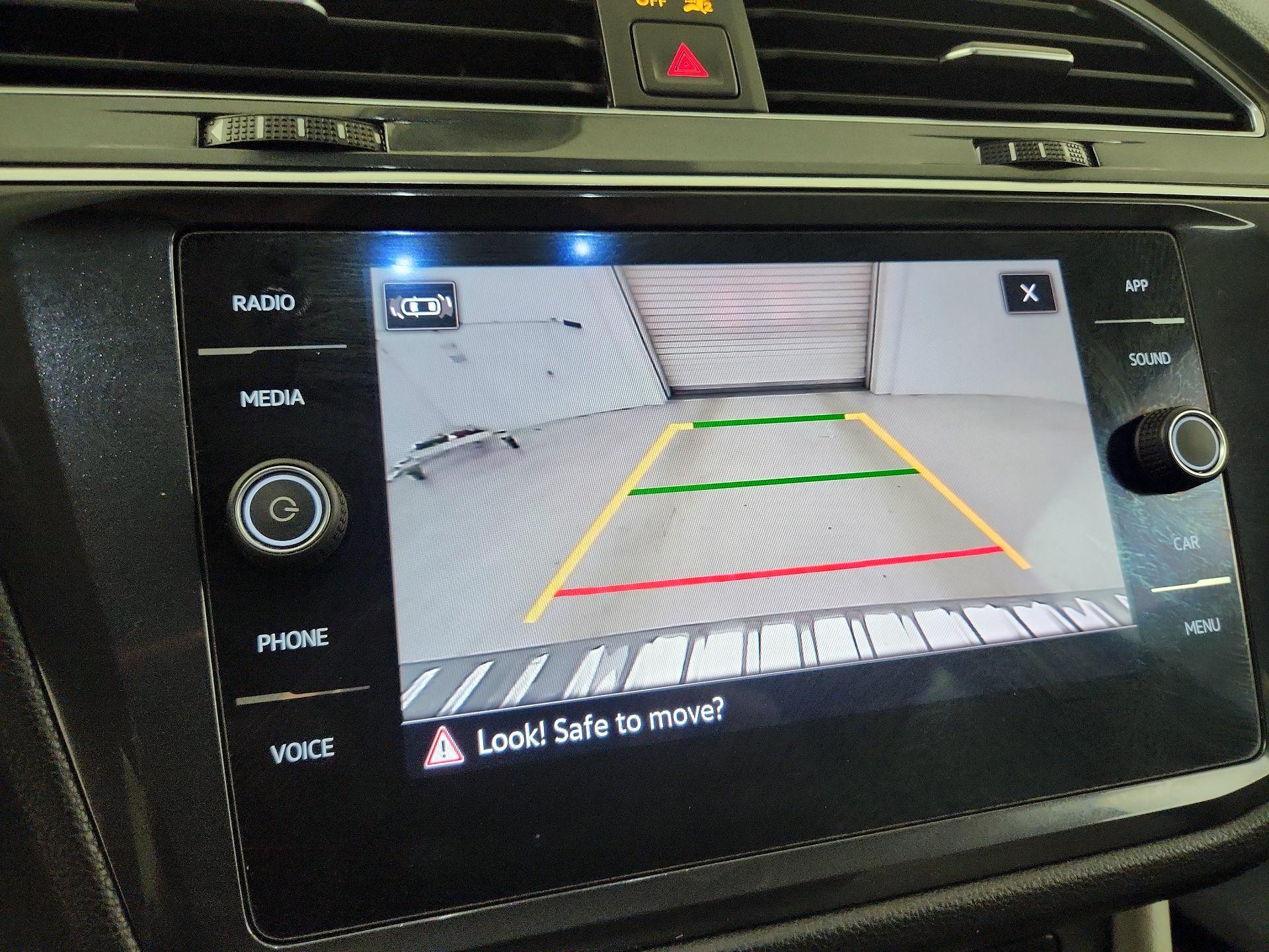 Thumbnail: 2022 Volkswagen Tiguan - 12