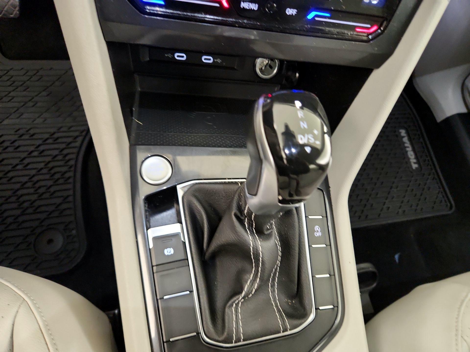 Thumbnail: 2022 Volkswagen Tiguan - 15