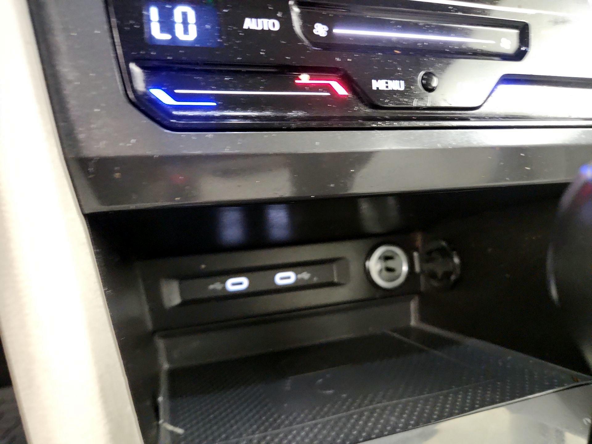 Thumbnail: 2022 Volkswagen Tiguan - 16