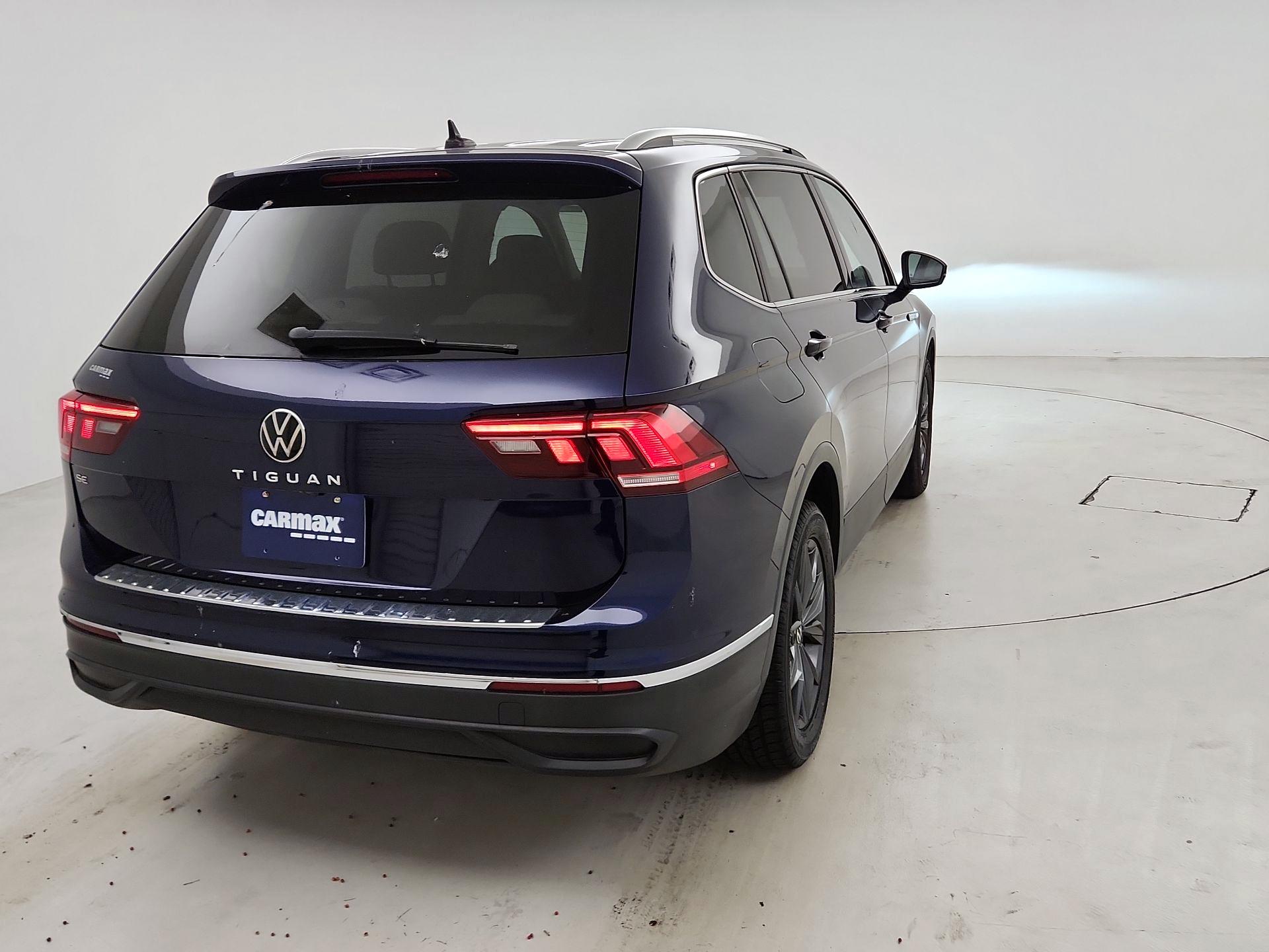 Thumbnail: 2022 Volkswagen Tiguan - 5