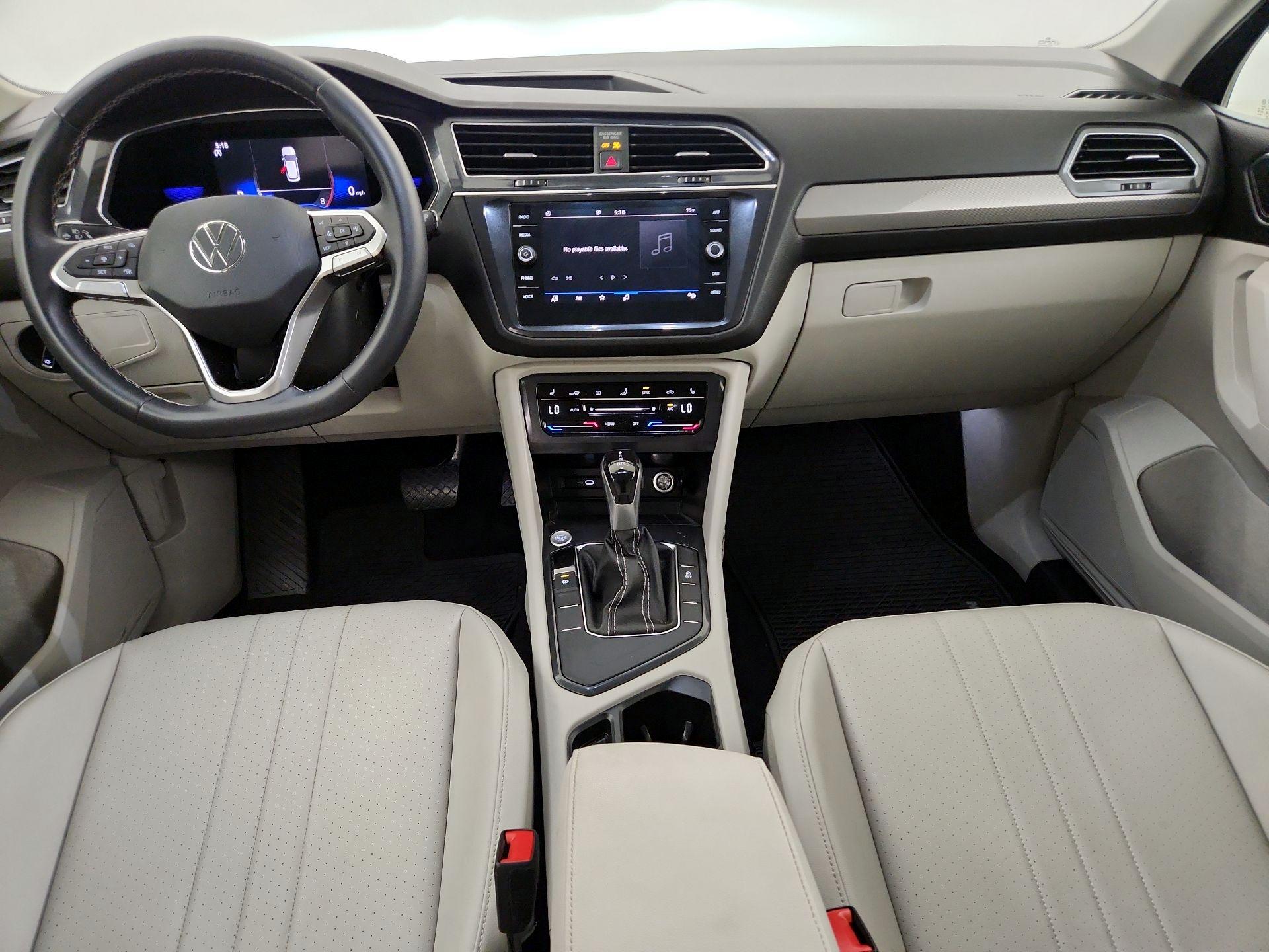 Thumbnail: 2022 Volkswagen Tiguan - 8