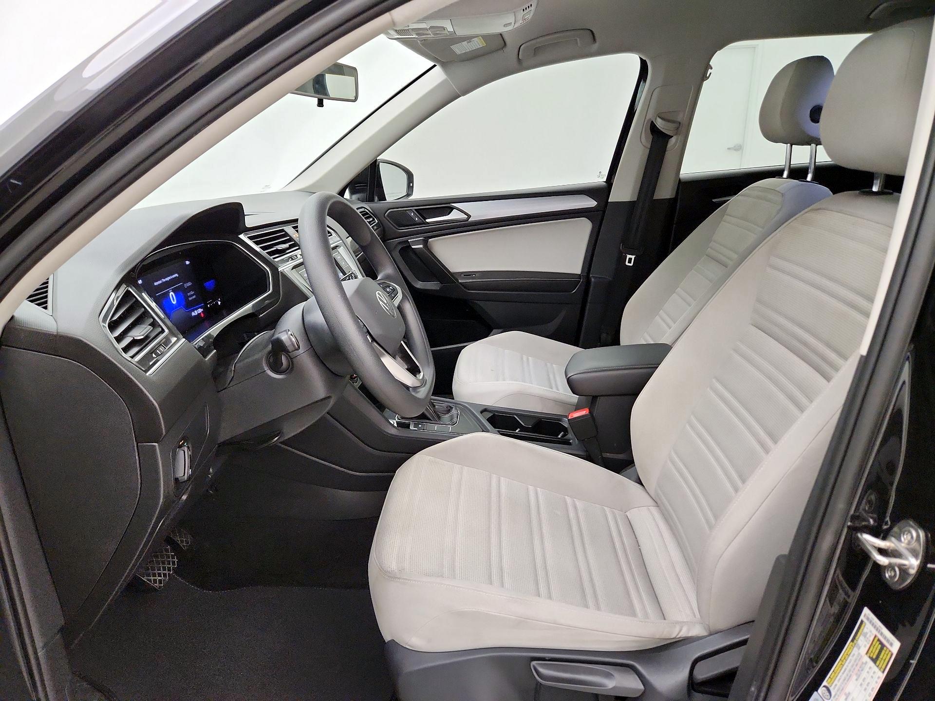 Thumbnail: 2022 Volkswagen Tiguan - 11