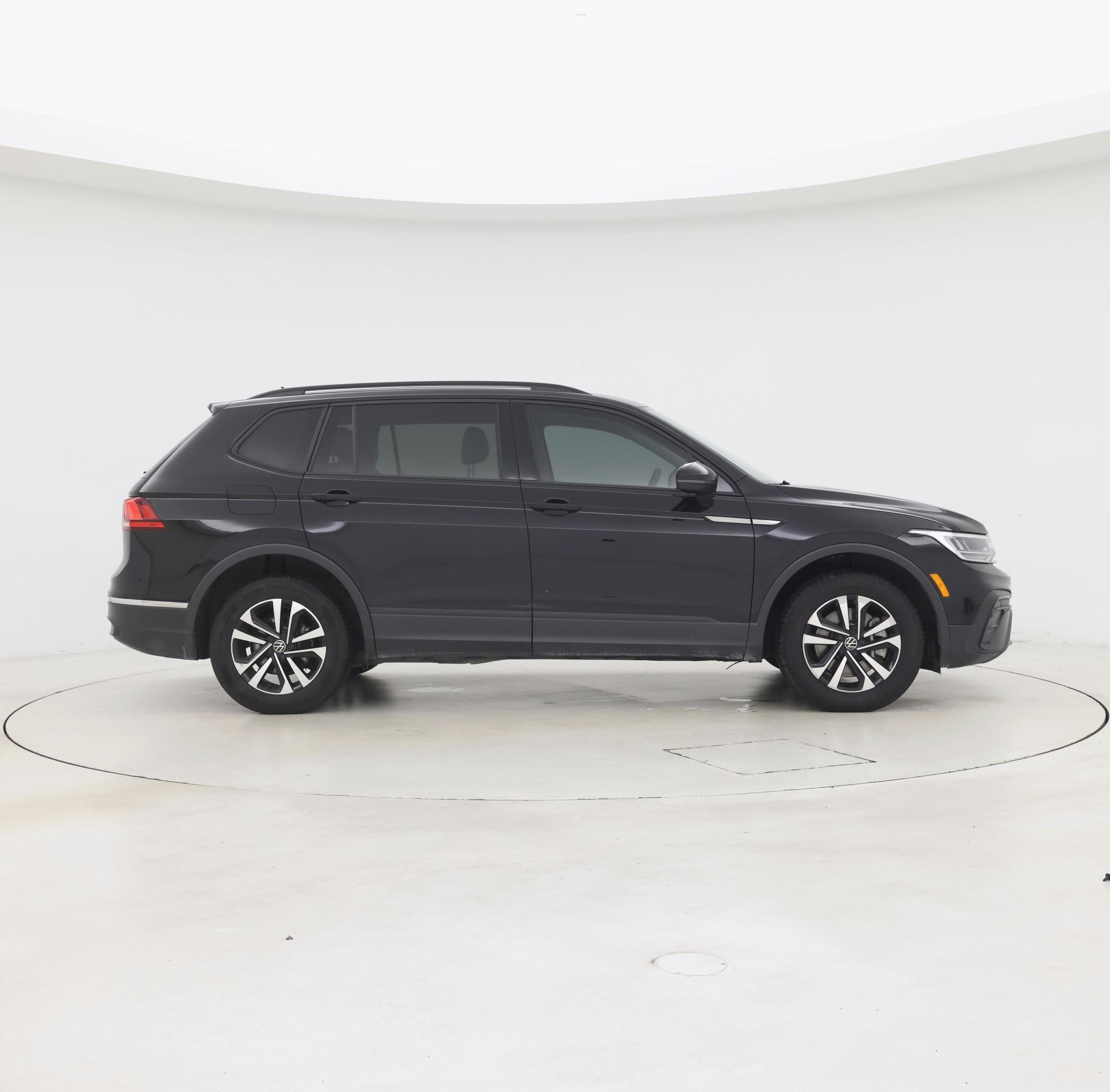 Thumbnail: 2022 Volkswagen Tiguan - 7