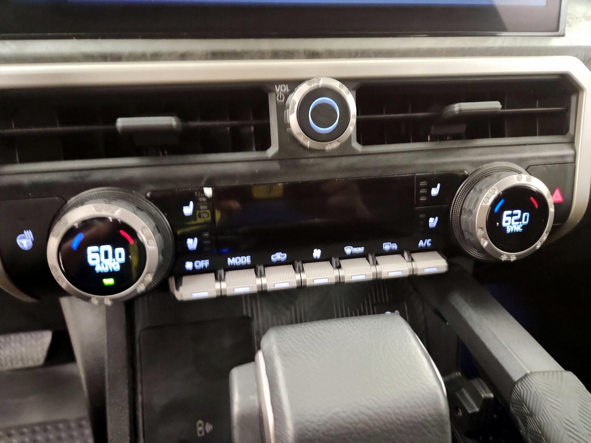 Thumbnail: 2024 Toyota Tacoma - 16