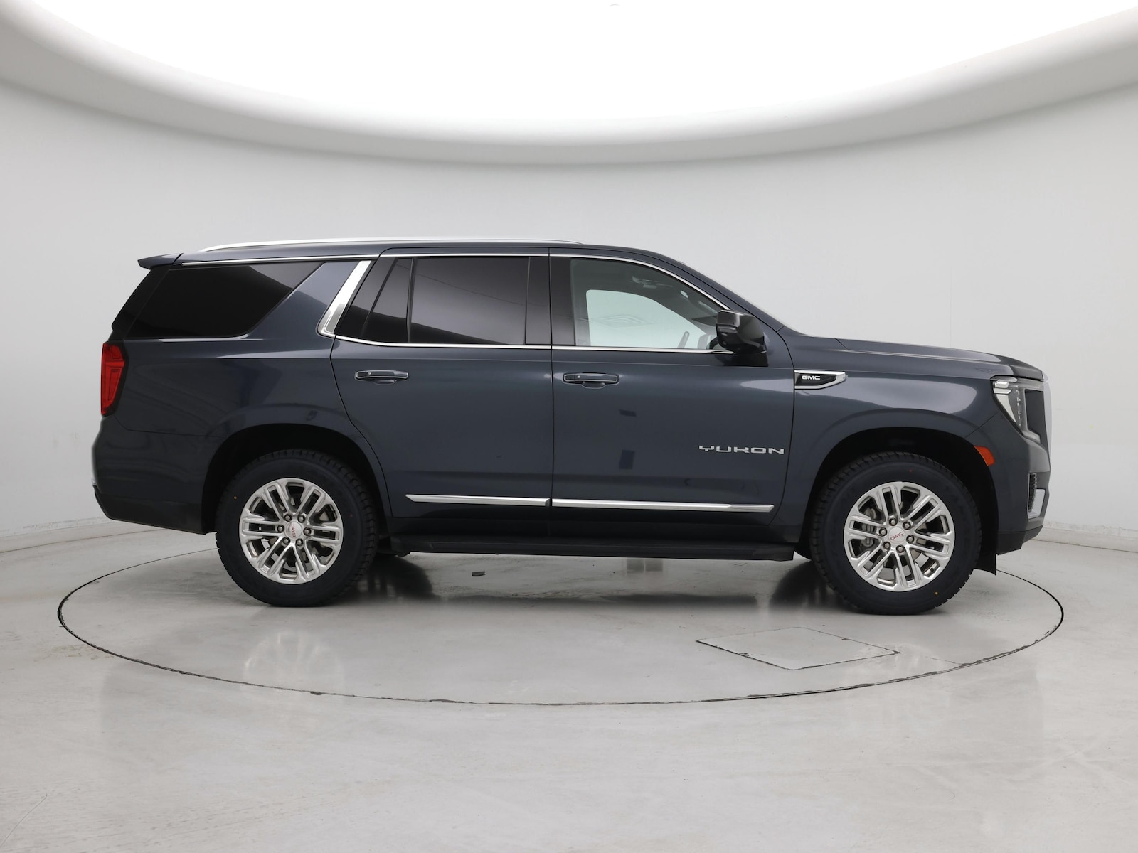 2021 GMC Yukon SLT - Photo 8