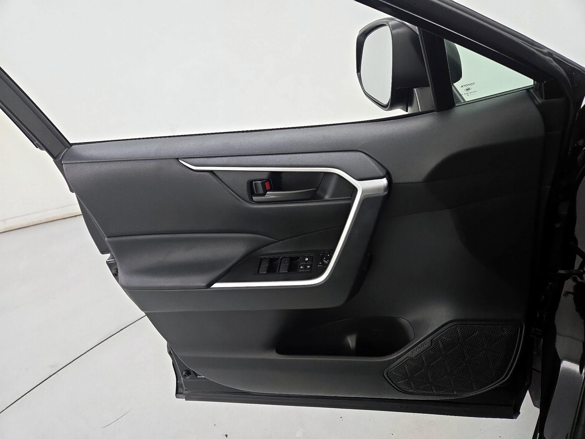 Thumbnail: 2025 Toyota RAV4 - 12