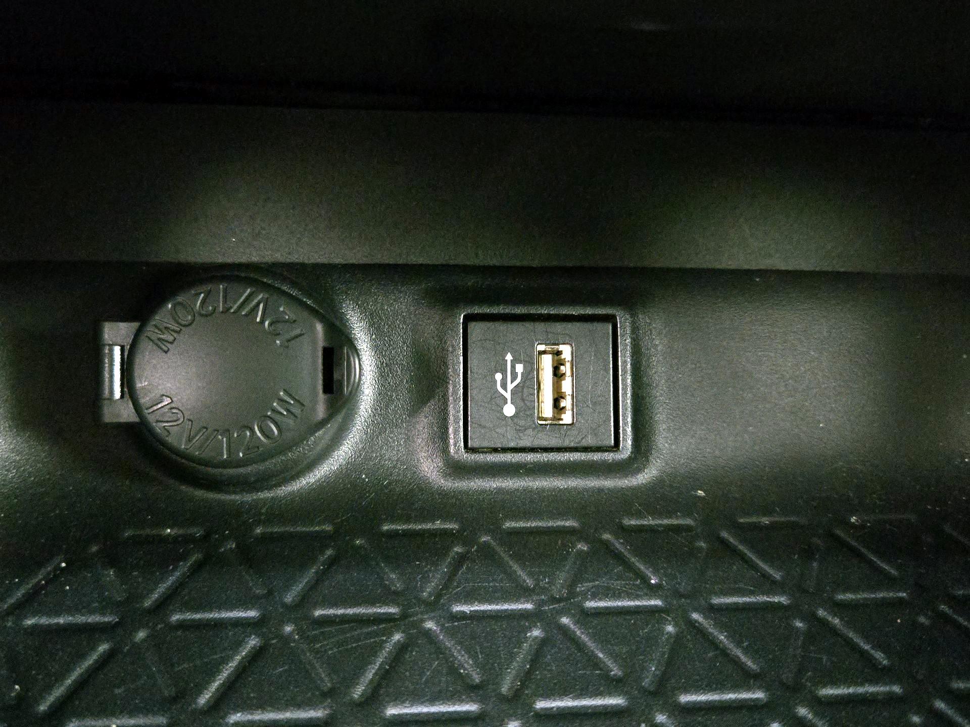 Thumbnail: 2025 Toyota RAV4 - 18