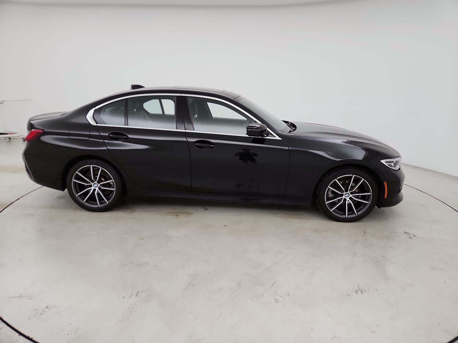 Thumbnail: 2019 BMW 3 Series - 4