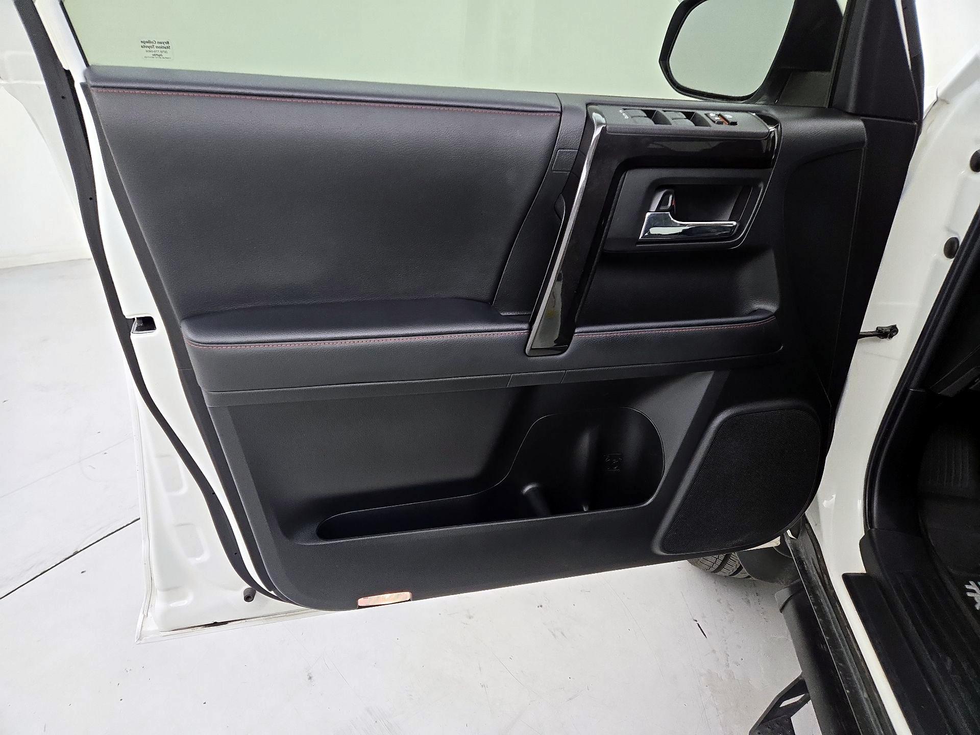 Thumbnail: 2021 Toyota 4Runner - 12