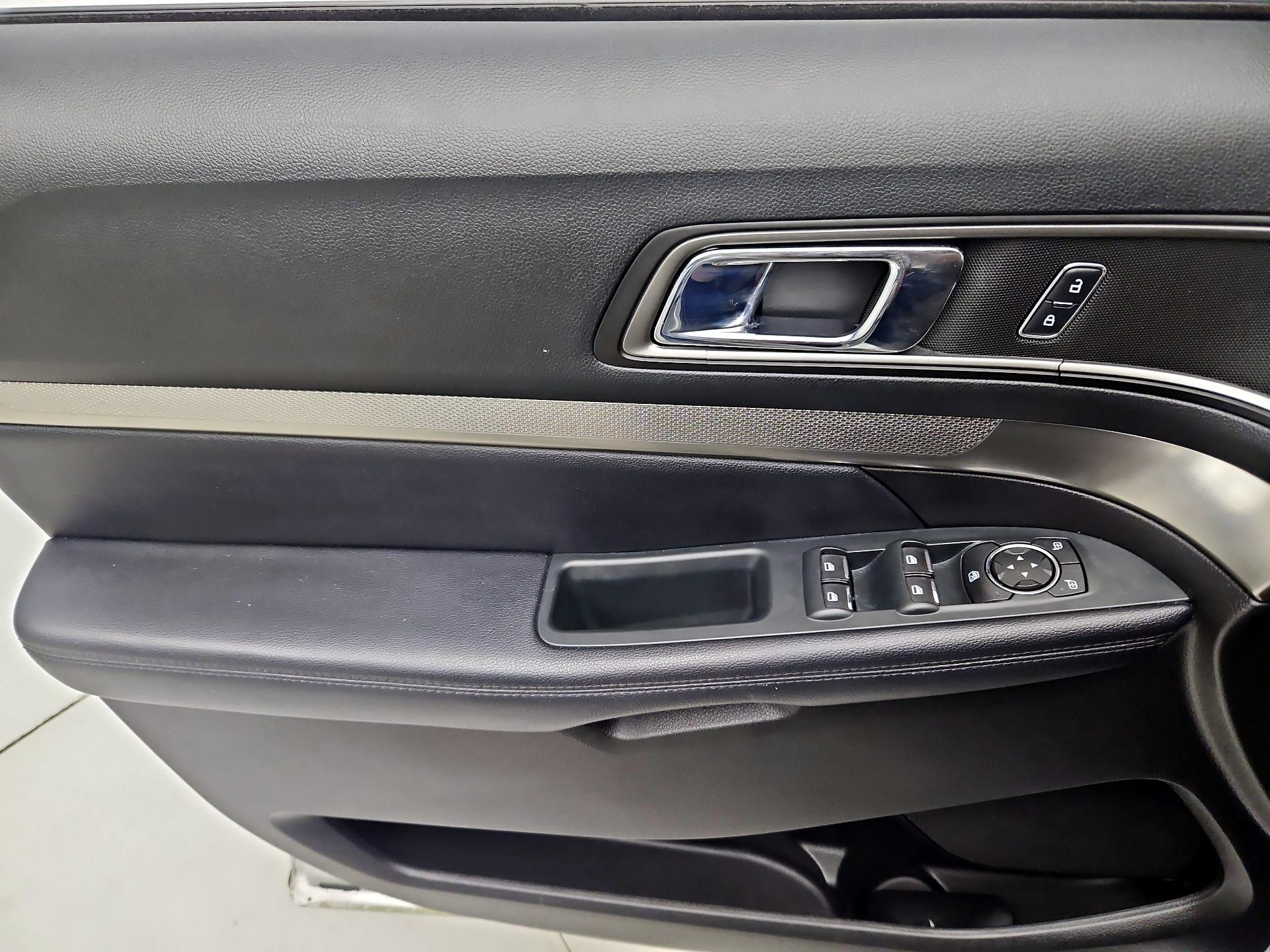 Thumbnail: 2018 Ford Explorer - 12